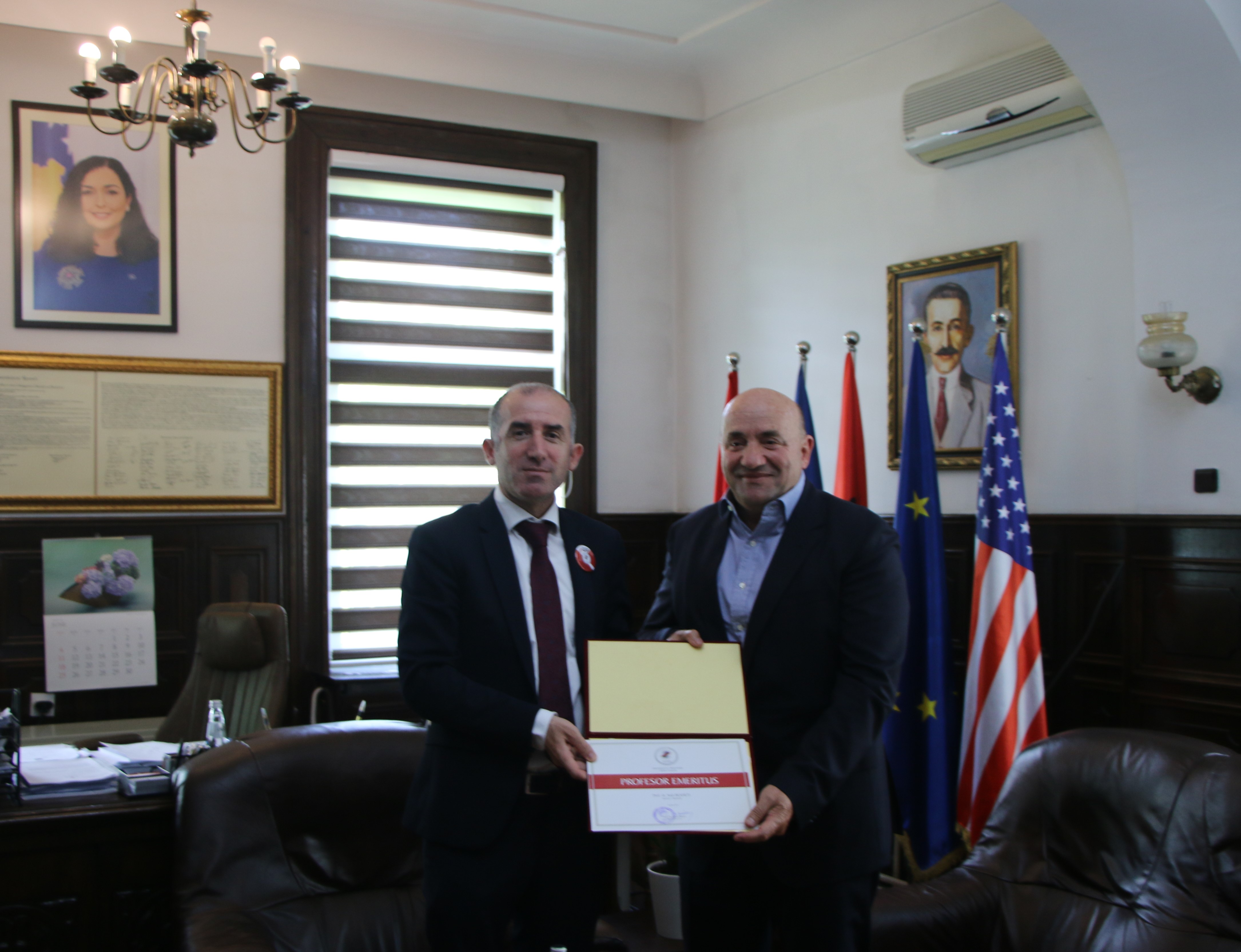 Profesor Sadi Bexhetit i dorëzohet titulli “Profesor Emeritus” nga rektori Qerimi
