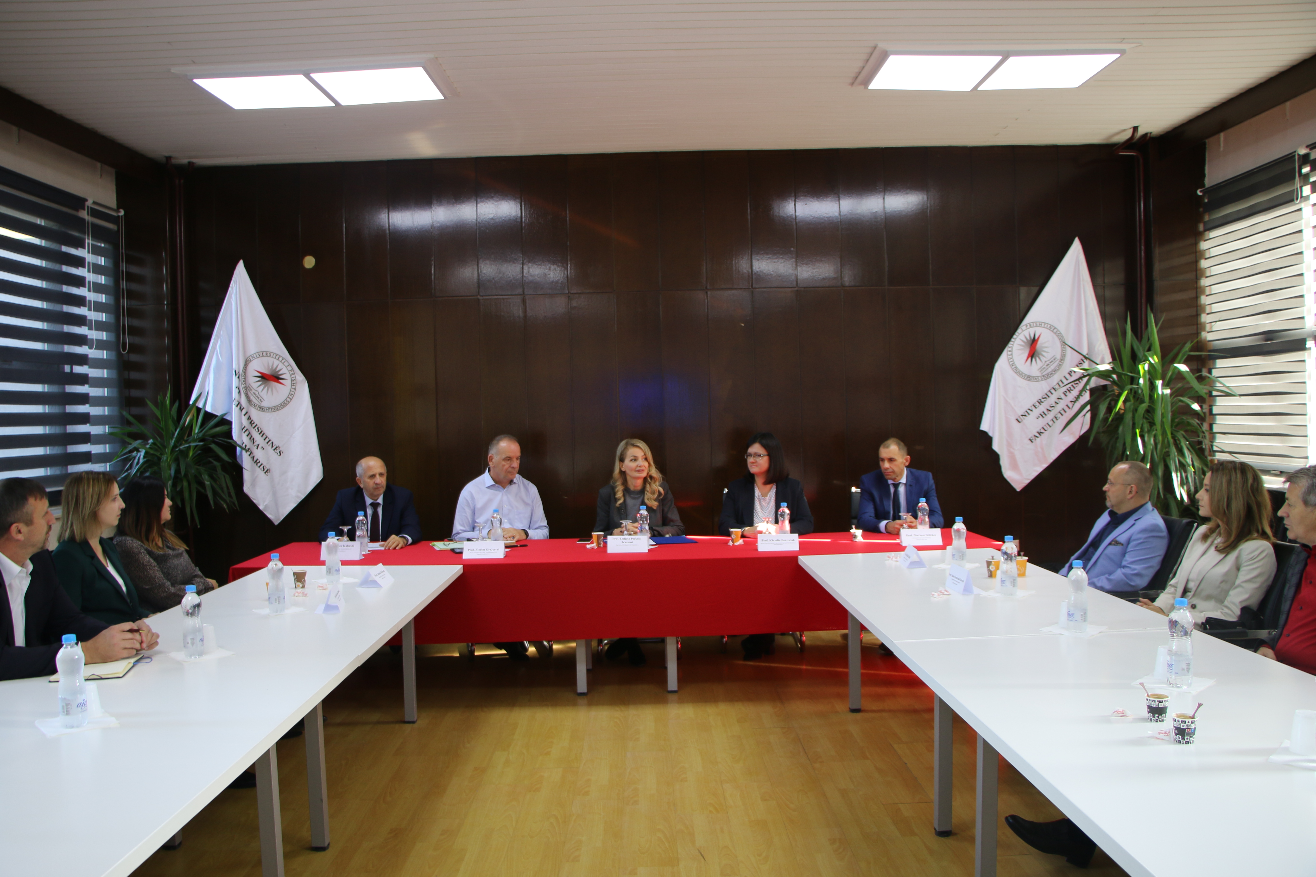 Një delegacion nga Universiteti i Poznanit në Poloni e viziton UP-në – diskutohet për thellim të bashkëpunimit