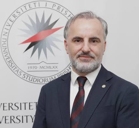 Prokuroria hedh poshtë kallëzimin penal të profesorit Enver Hasani ndaj rektorit Arben Hajrullahu
