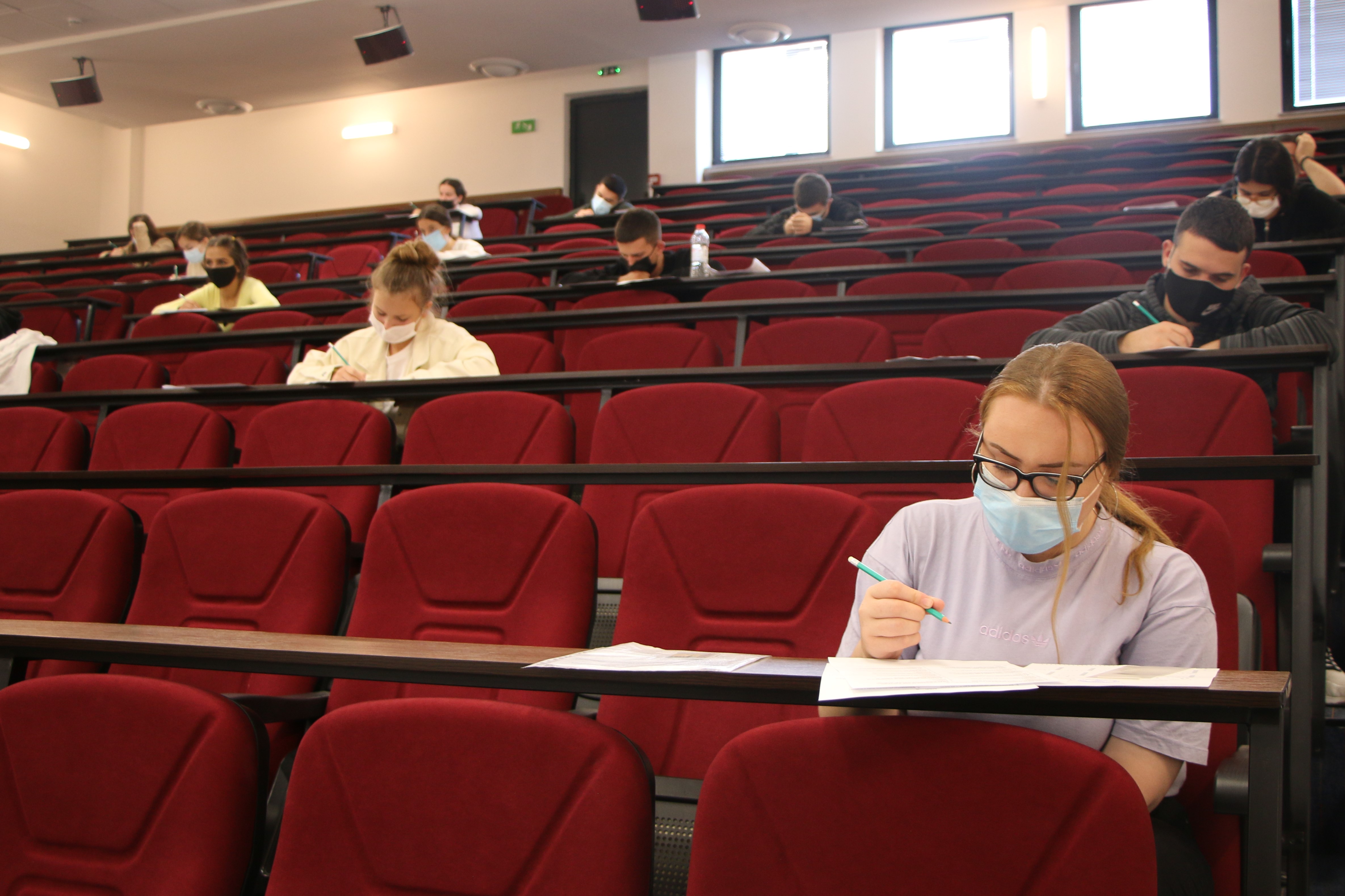 Shkalla e vaksinimit kundër COVID-19 e stafit akademik dhe administrativ të Universitetit të Prishtinës