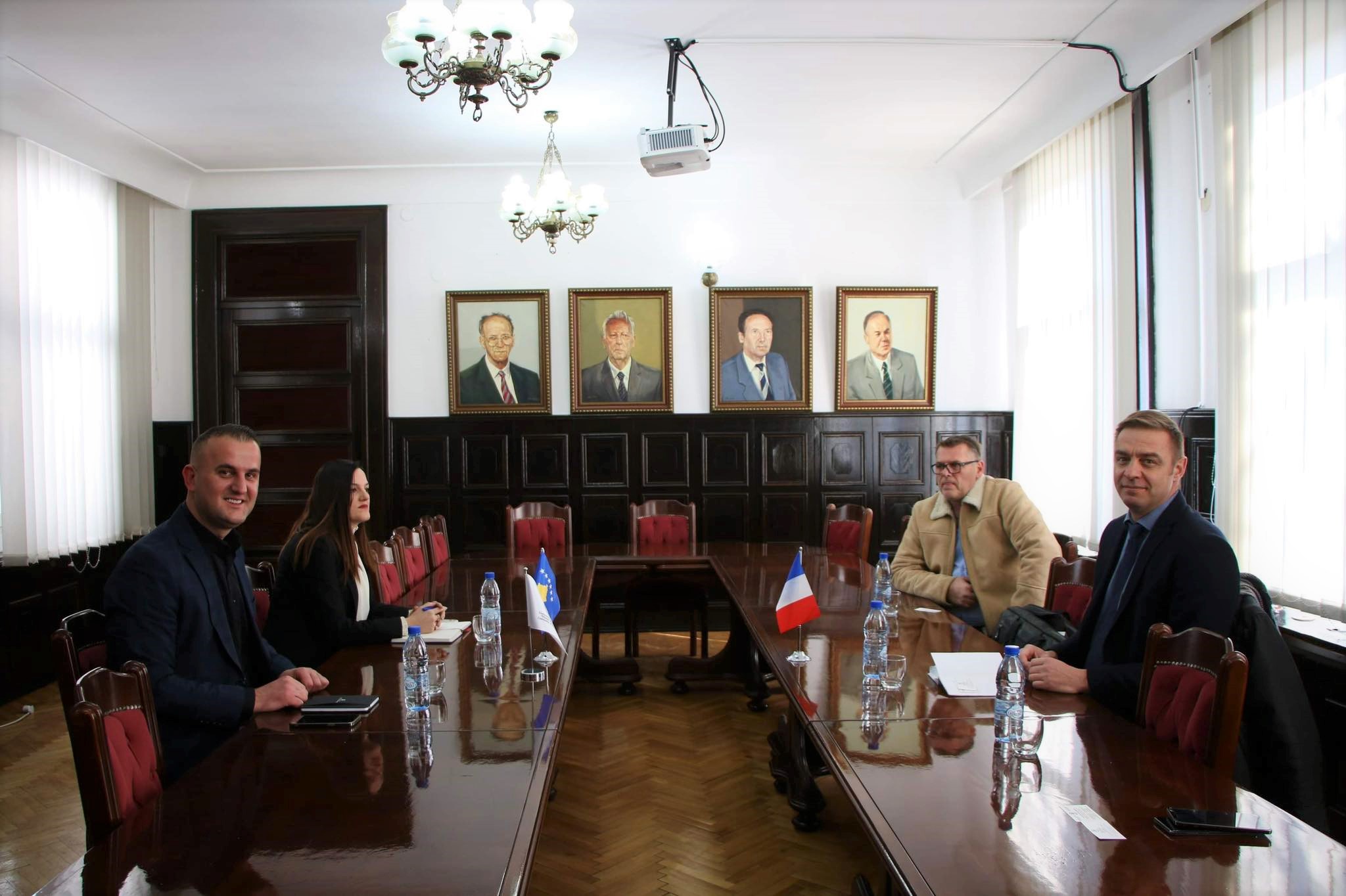 Diskutohen mundësi të bashkëpunimit në fushën e sigurisë kibernetike
