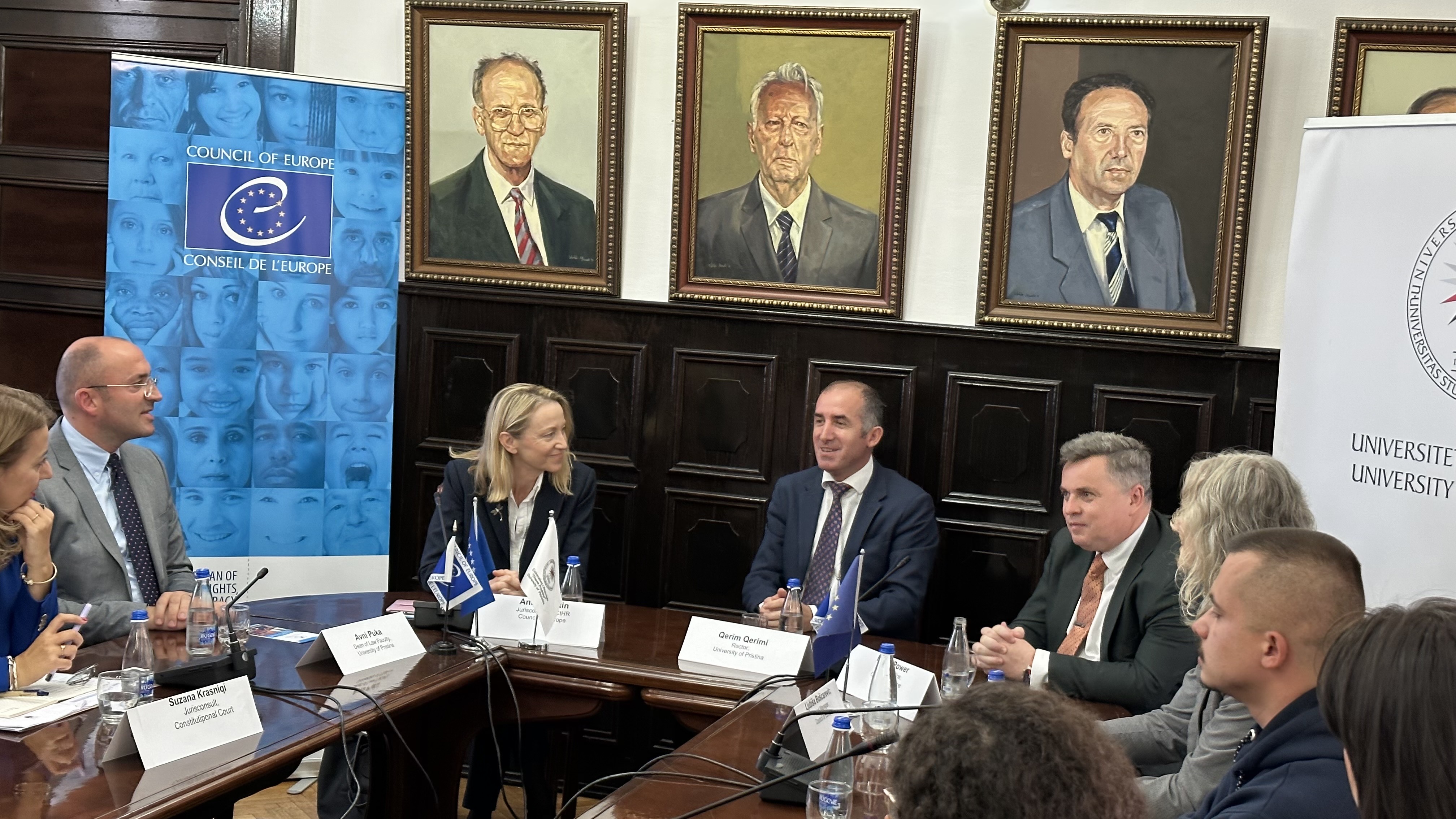 Universiteti i Prishtinës organizon tryezë diskutimi me juriskonsulenten e Gjykatës Evropiane për të Drejtat e Njeriut dhe studentët e Programit Master “Të drejtat e njeriut, e drejta penale ndërkombëtare dhe drejtësi tranzicionale”