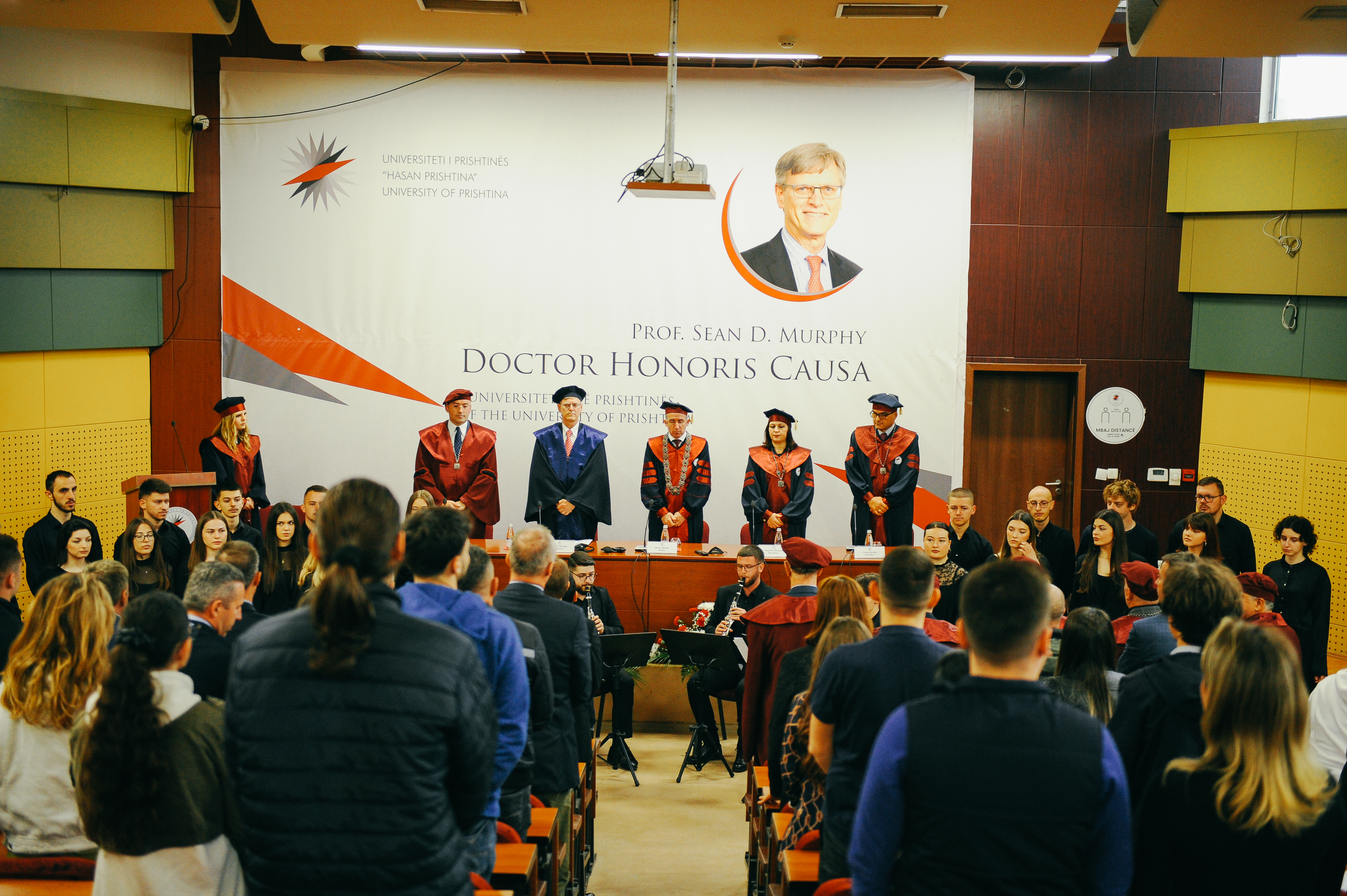 UP-ja e nderon me titullin "Doctor Honoris Causa" profesorin Sean D. Murphy