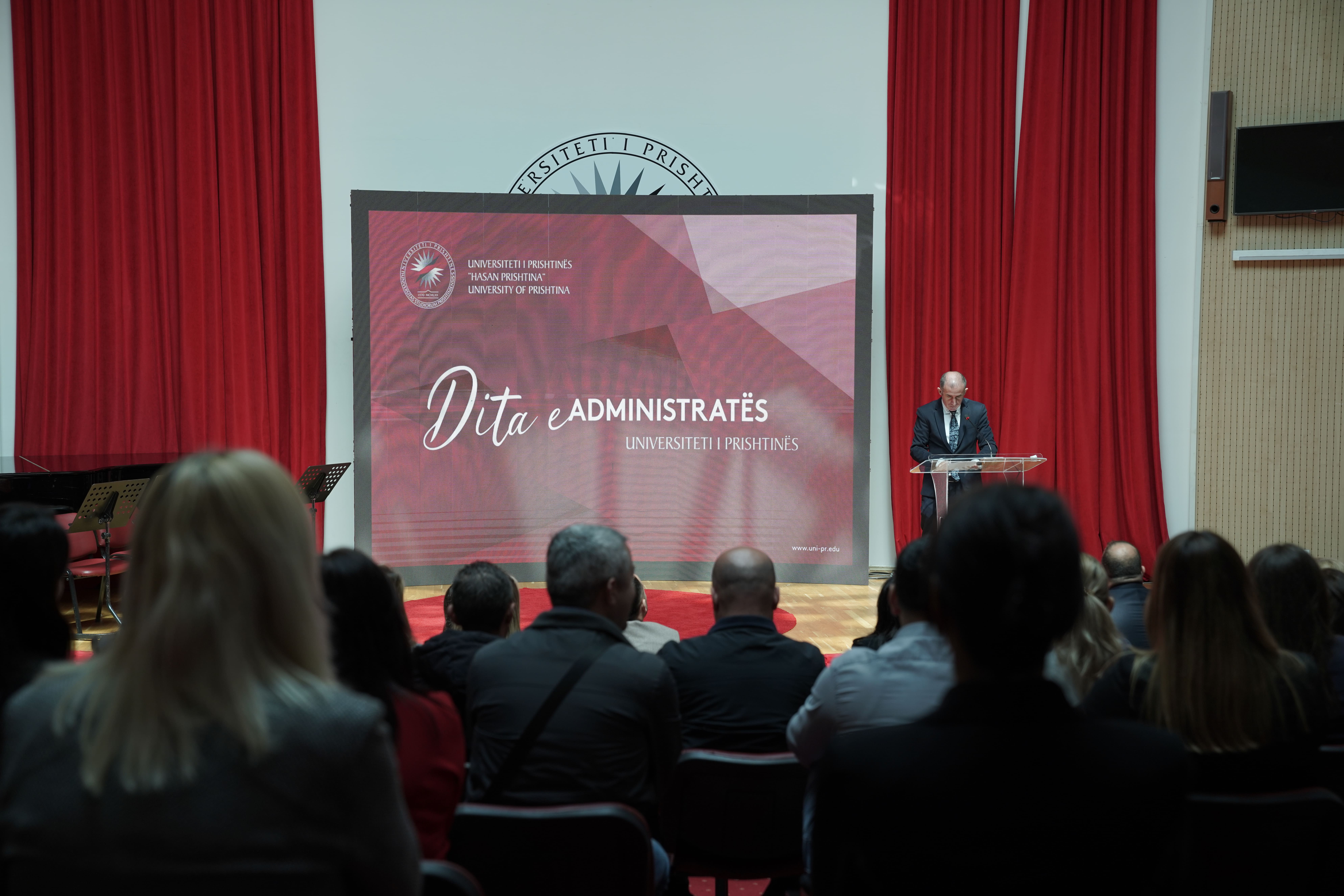 Shënohet Dita e Administratës