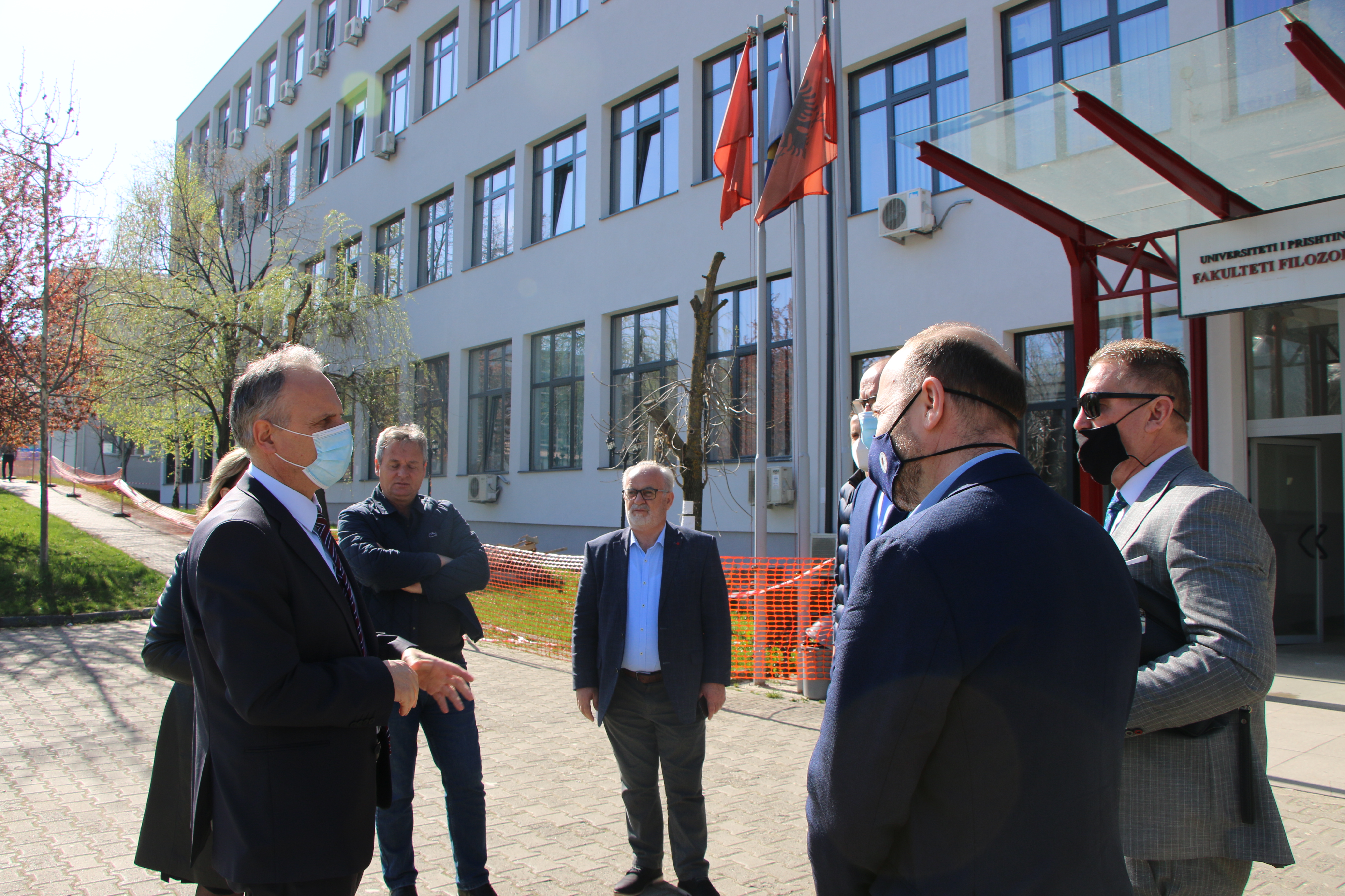 Rektori Sahiti viziton punimet në kuadër të projektit për drenazhim të objekteve të UP-së