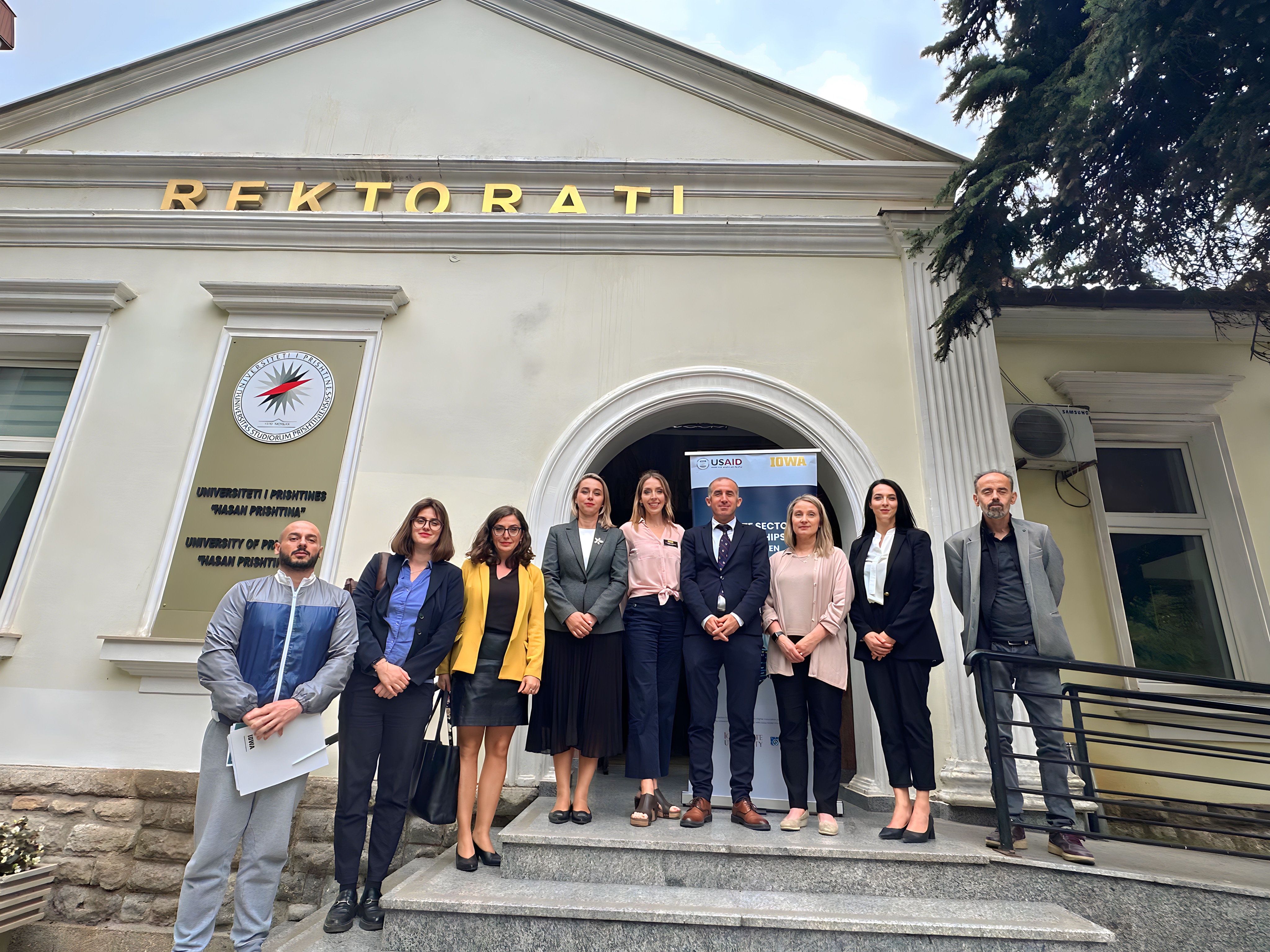 Rektori Qerimi priti në takim përfaqësuesit e projektit "Partneritetet në sektorin privat për forcimin e arsimit të lartë / USAID"