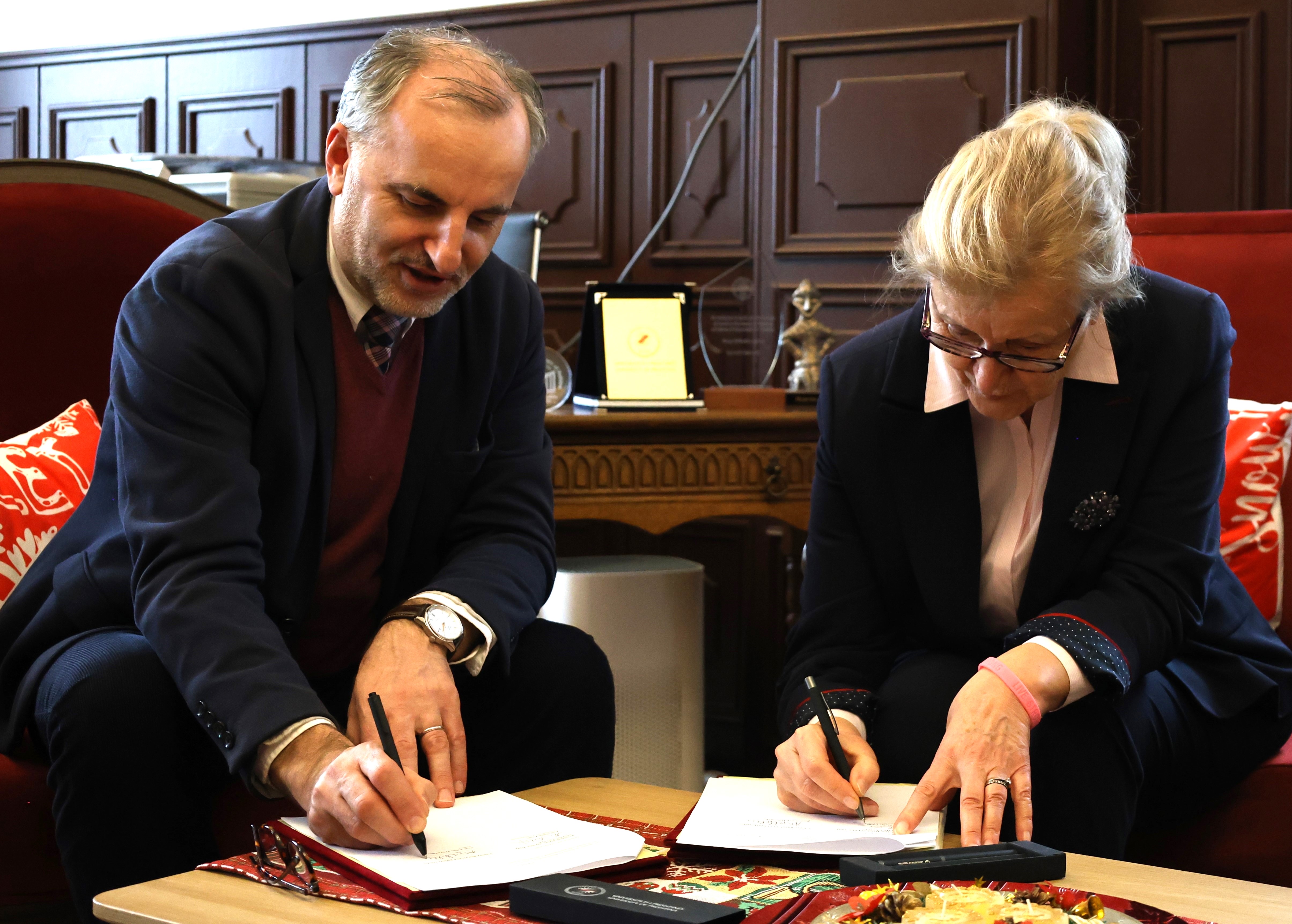 University of Prishtina Signs Memorandum for Student Scholarships with "Vesel and Nafije Latifi" Foundation