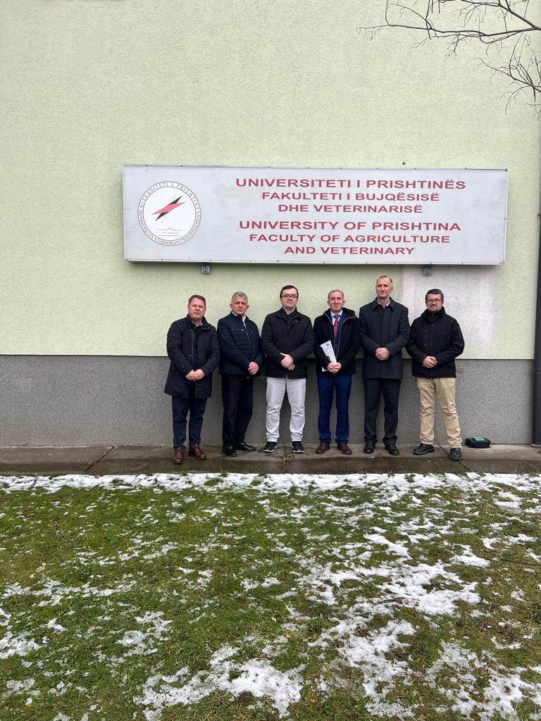 Rektori Qerimi viziton Fakultetin e Bujqësisë dhe të Veterinarisë