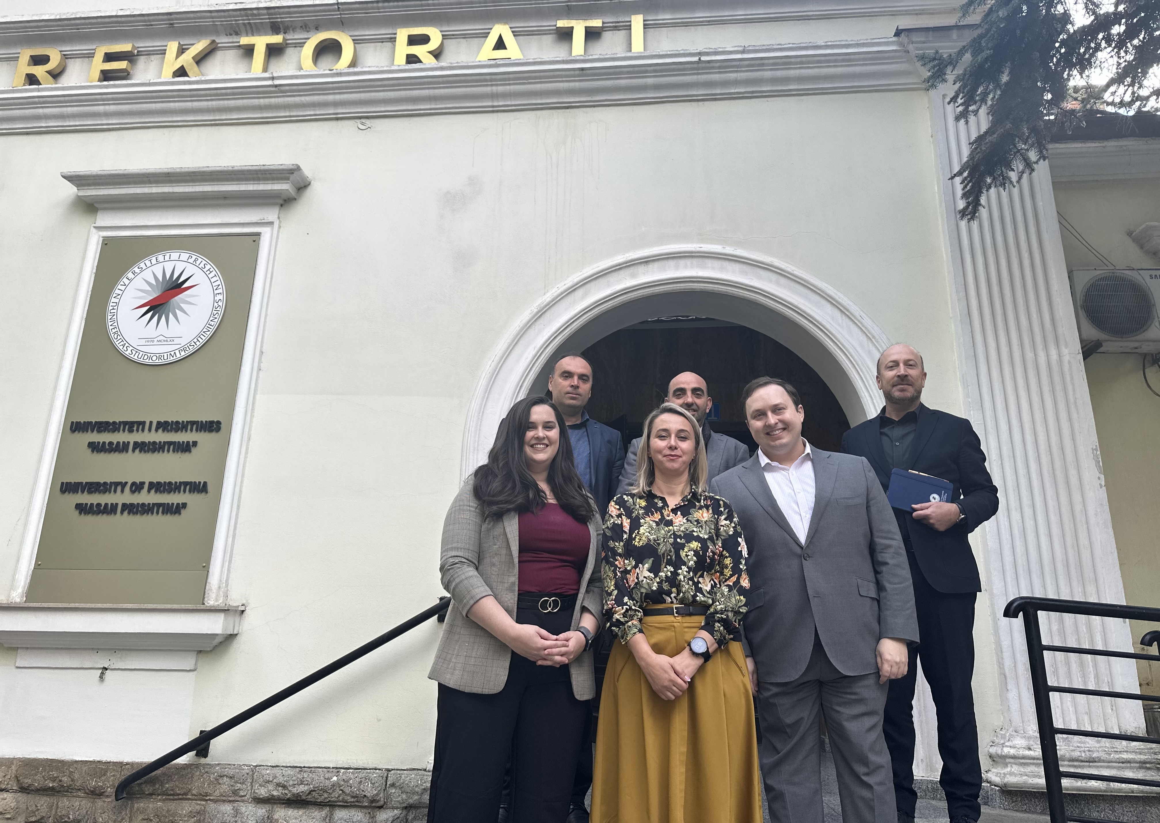 Prorektorja Basha-Jakupi priti në takim delegacionin nga Universiteti Drake, Iowa, Shtetet e Bashkuara të Amerikës, Meredith Moore dhe Daniel Van Sant