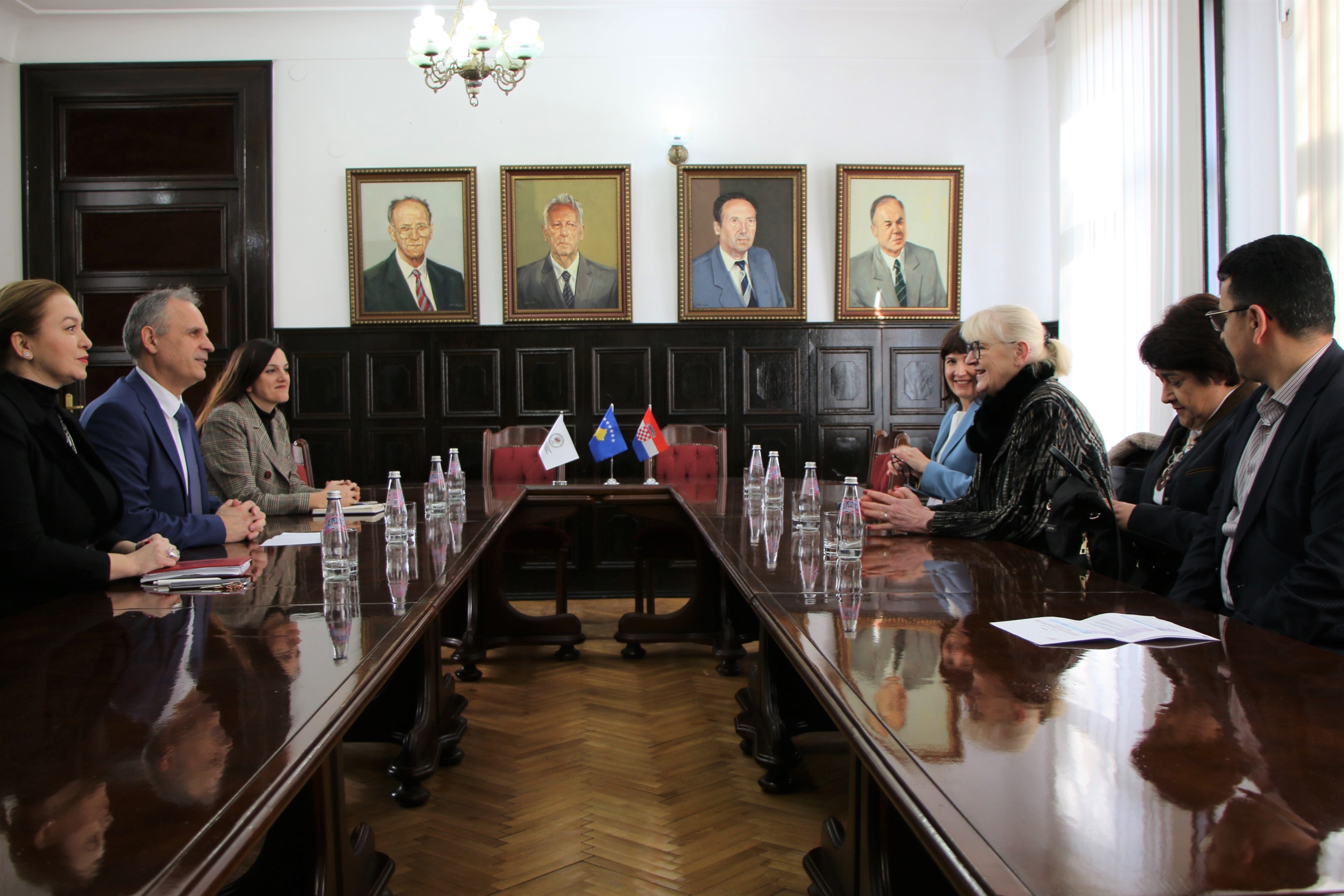 Rektori Sahiti dhe rektorja Vican, nga Universiteti i Zadar-it, diskutojnë për fuqizimin e marrëdhënieve ndëruniversitare