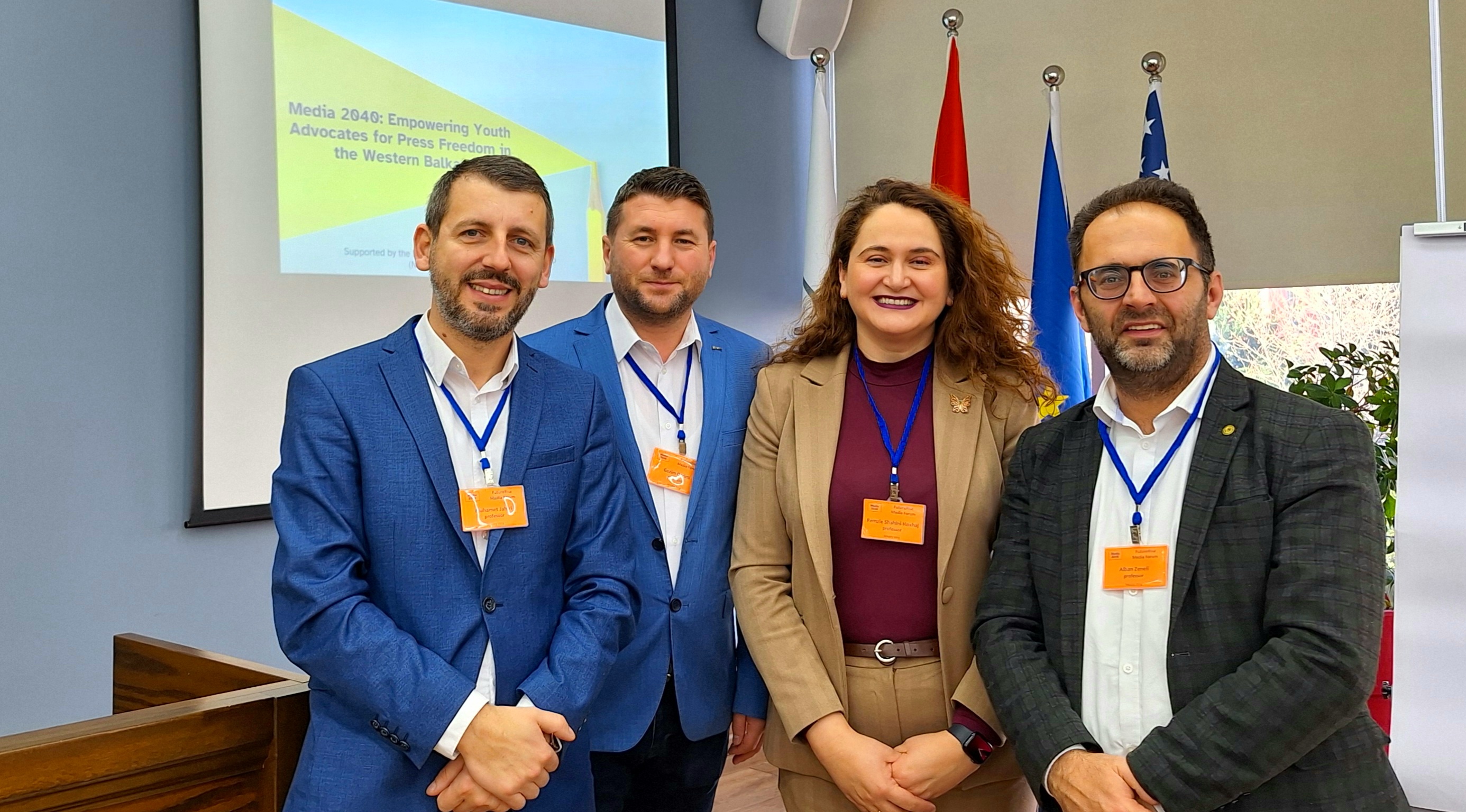 Studentë dhe profesorë të Departamentit të Gazetarisë po marrin pjesë në Forumin Rajonal të Medias
