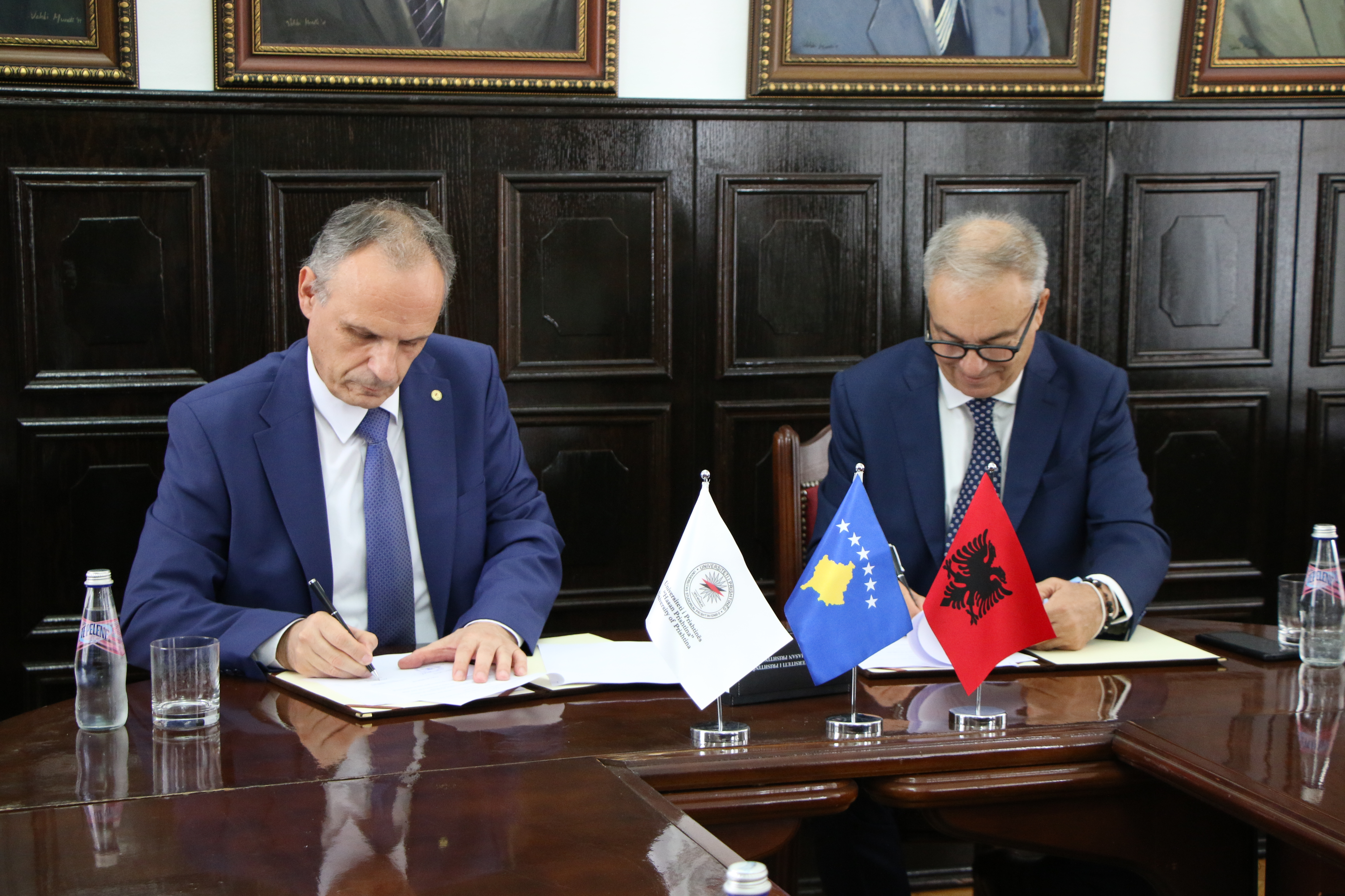 UP-ja nënshkruan memorandum bashkëpunimi me Universitetin e Arteve të Tiranës