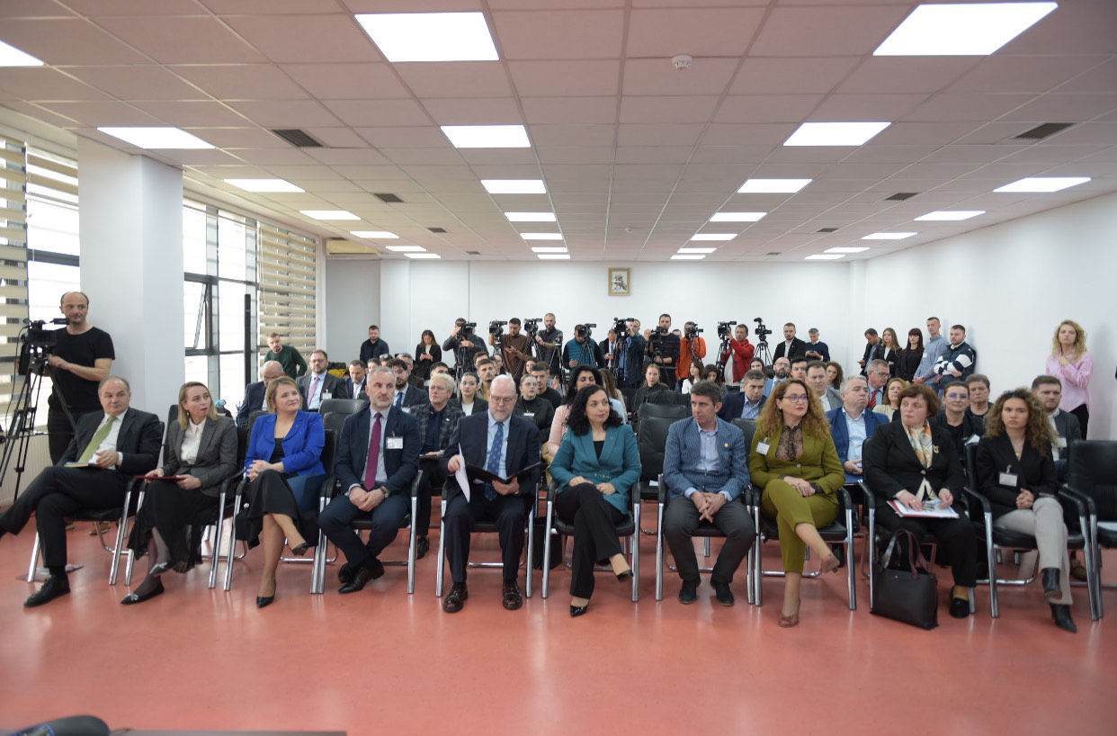 UP-ja dhe Universiteti i Arkansasit organizojnë konferencë për 25-vjetorin e ndërhyrjes së NATO-s në Kosovë