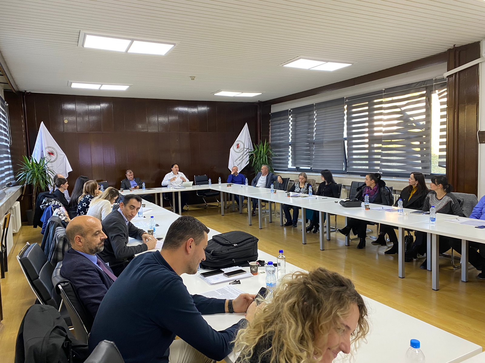 Mbajtja e punëtorisë (workshop) në FIEK për trajnimin e stafit dhe studentët e UP-së në kuadër të projektit INTERBA mbështetur nga programi Erasmus+ - Monitoruar nga partnerët e EU-së EN