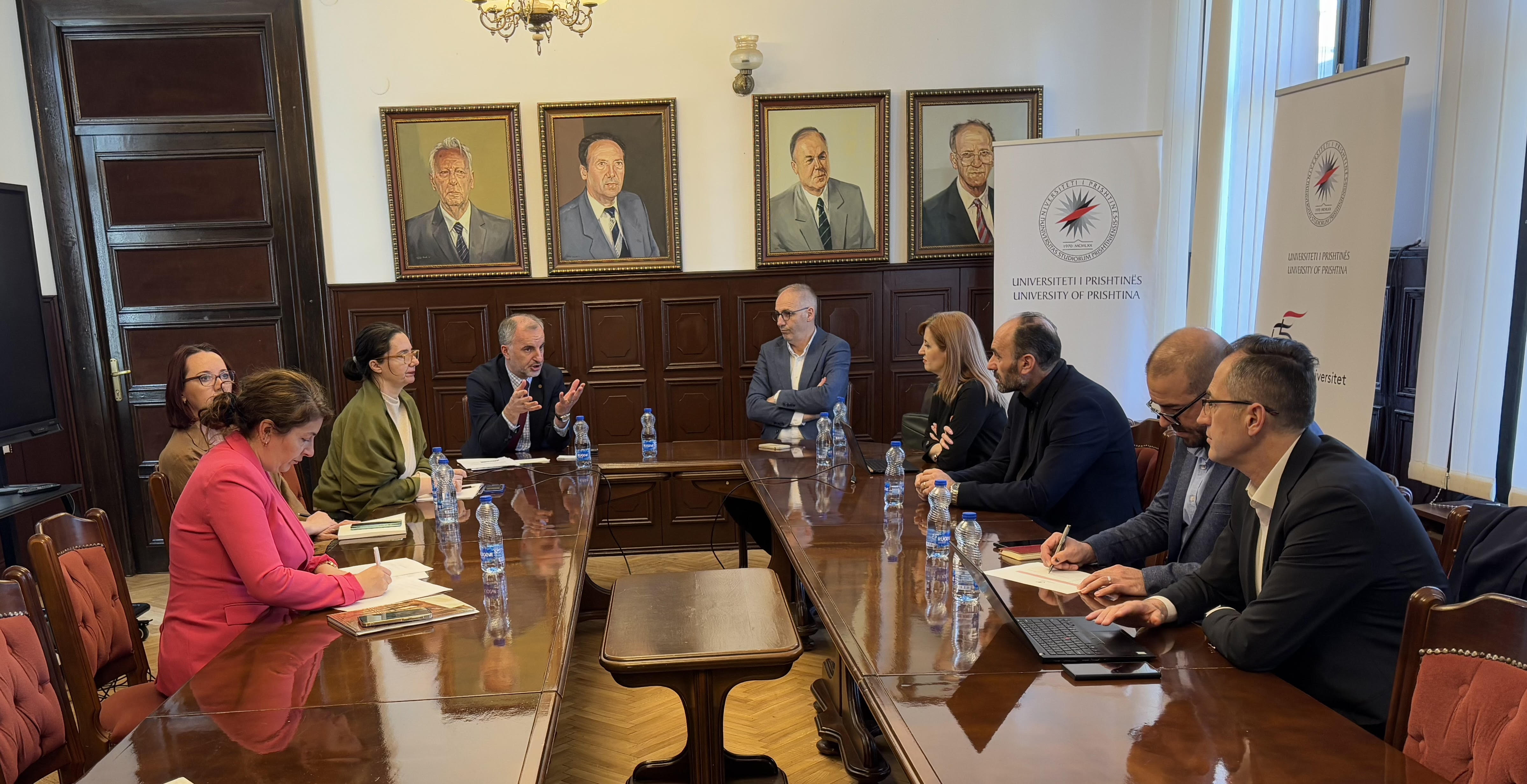 The New Governing Council of the Central University Library Convenes