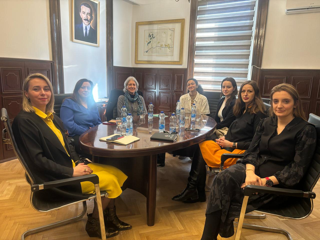Diskutohen modalitetet e zbatimit të marrëveshjes për praktikantët dhe studentët e huaj