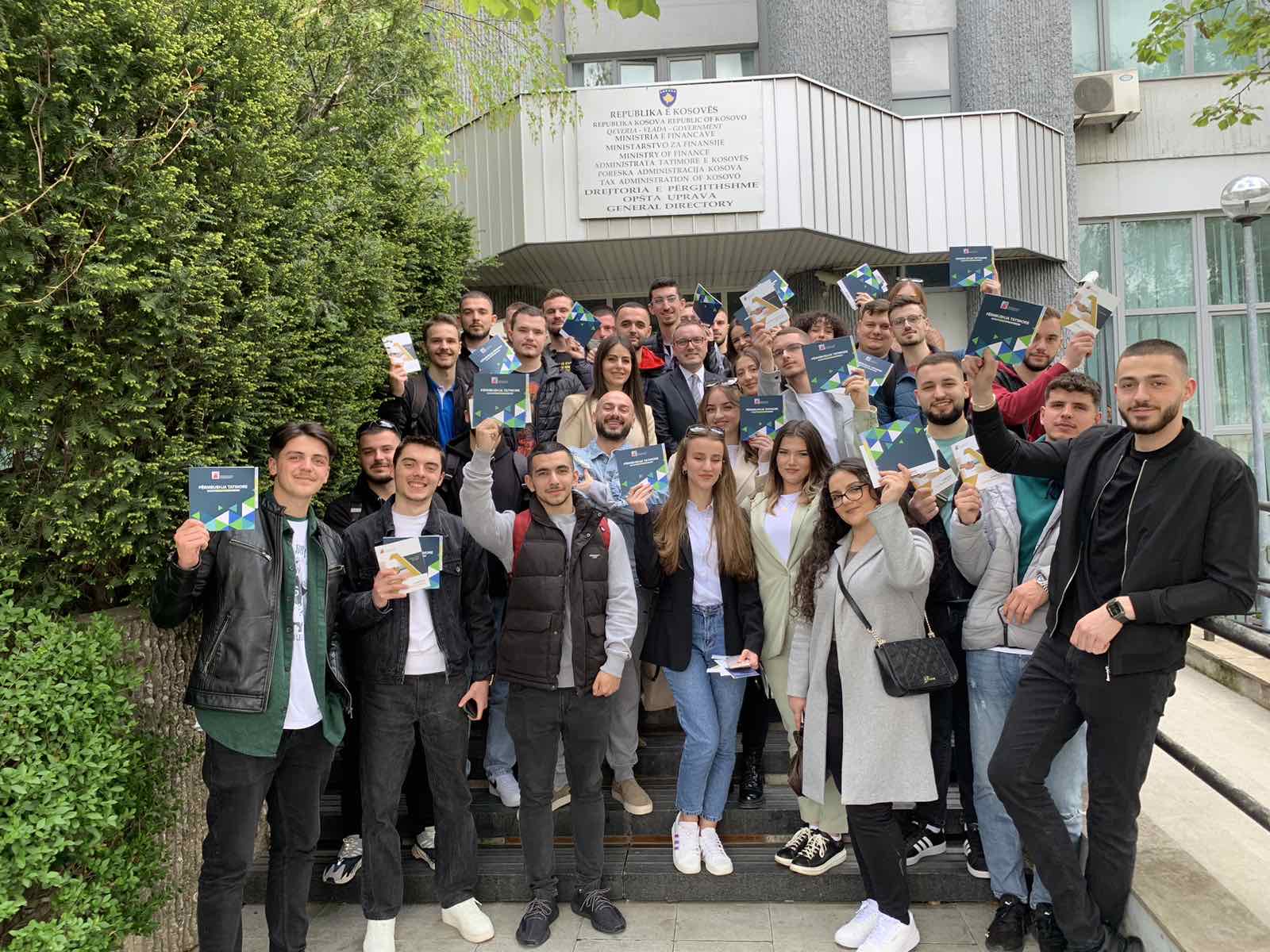 Studentët e UP-së vizituan Administratën Tatimore të Kosovës
