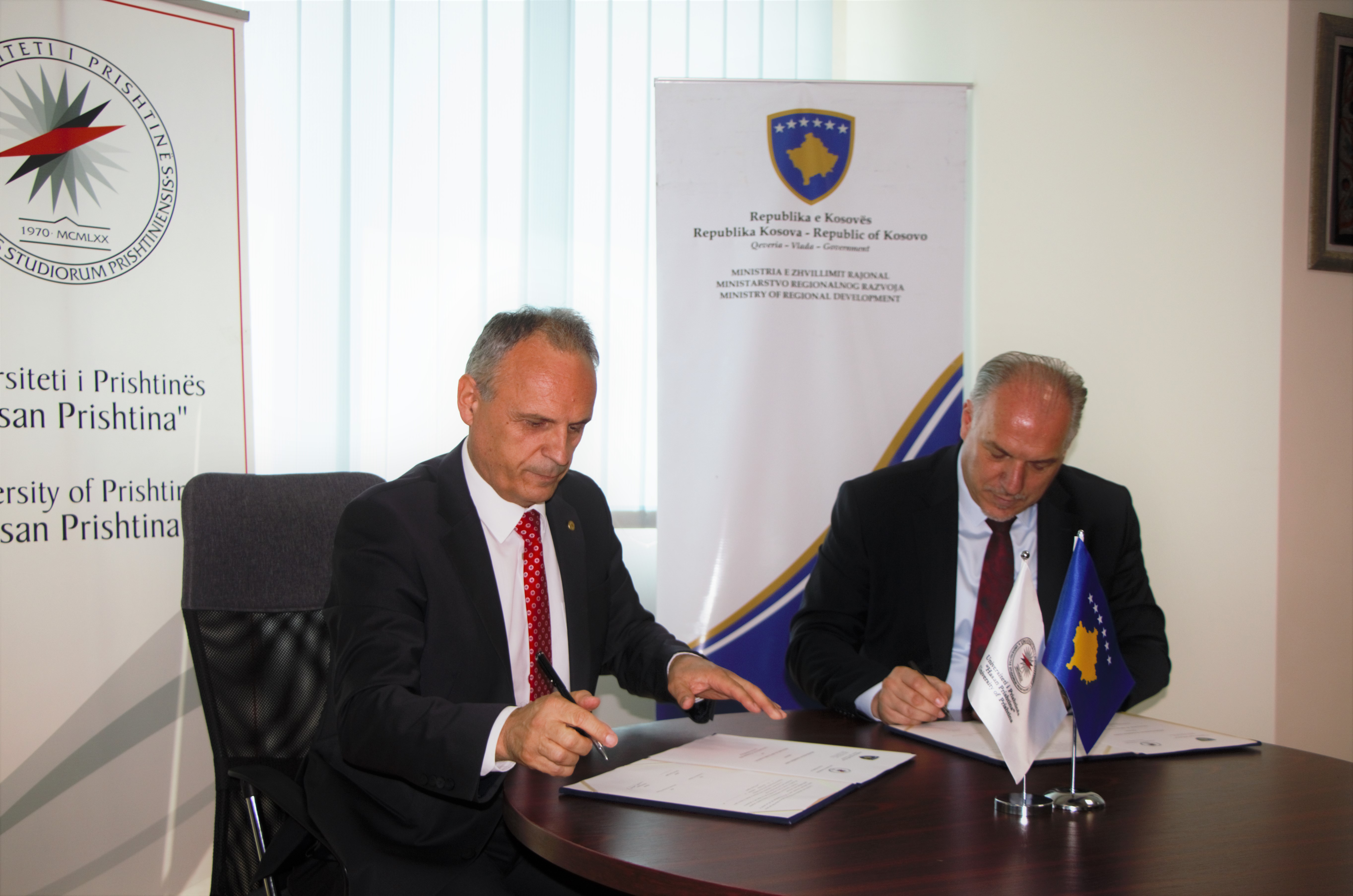 UP-ja nënshkruan memorandum bashkëpunimi me Ministrinë e Zhvillimit Rajonal
