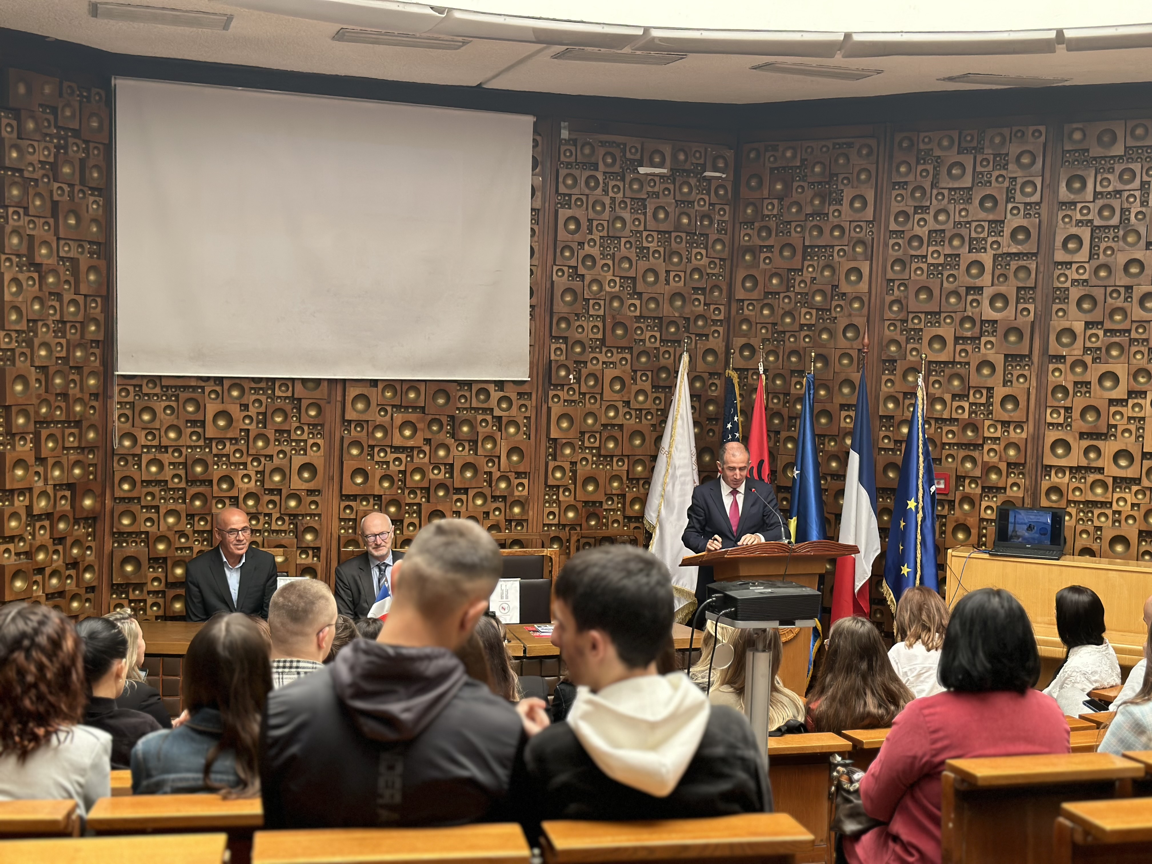 Për studentët e Universitetit të Prishtinës është mbajtur Panairi i Universiteteve Franceze