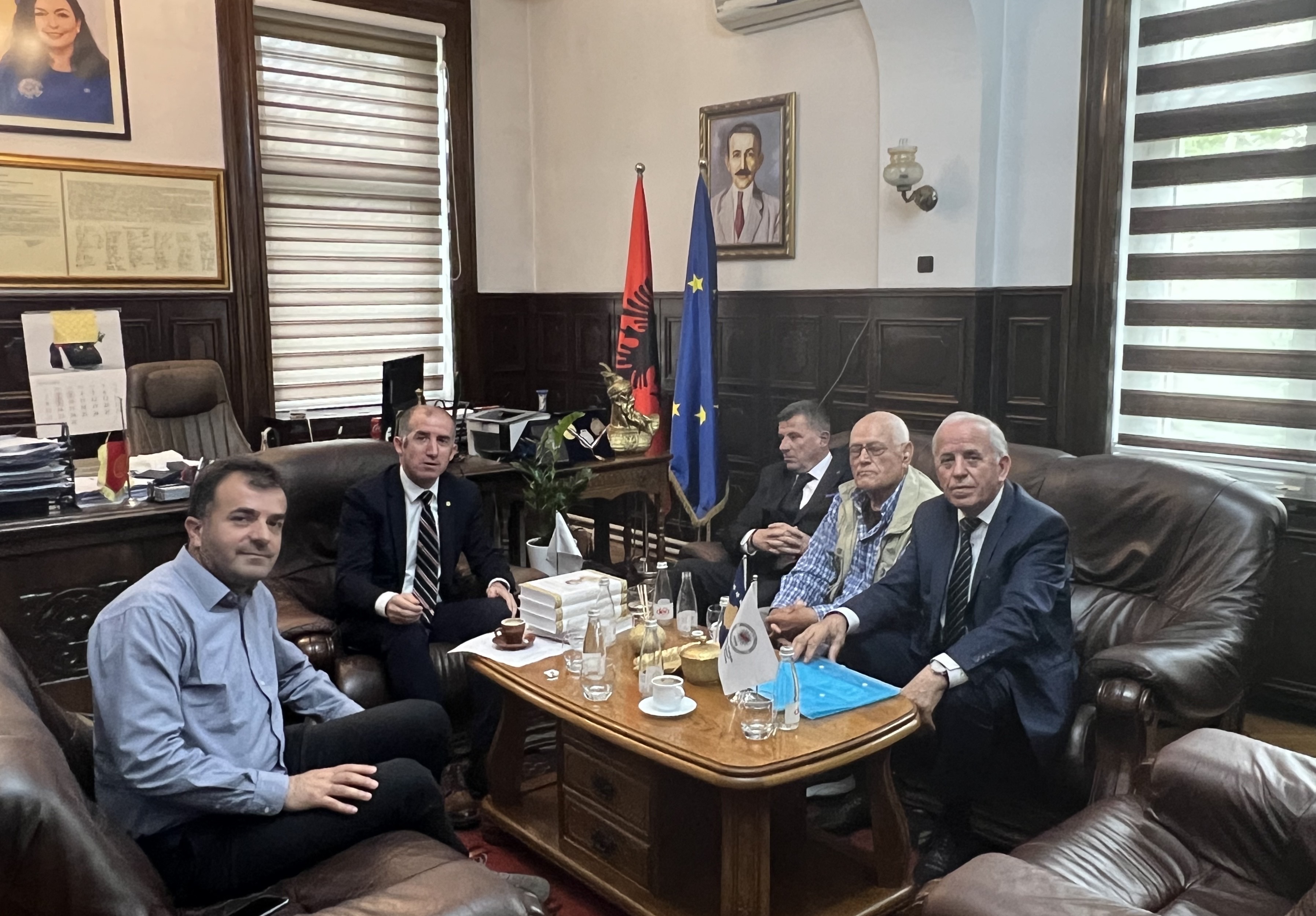 Rektori takon pasardhësit dhe përfaqësuesit ligjor të Familjes Prishtina