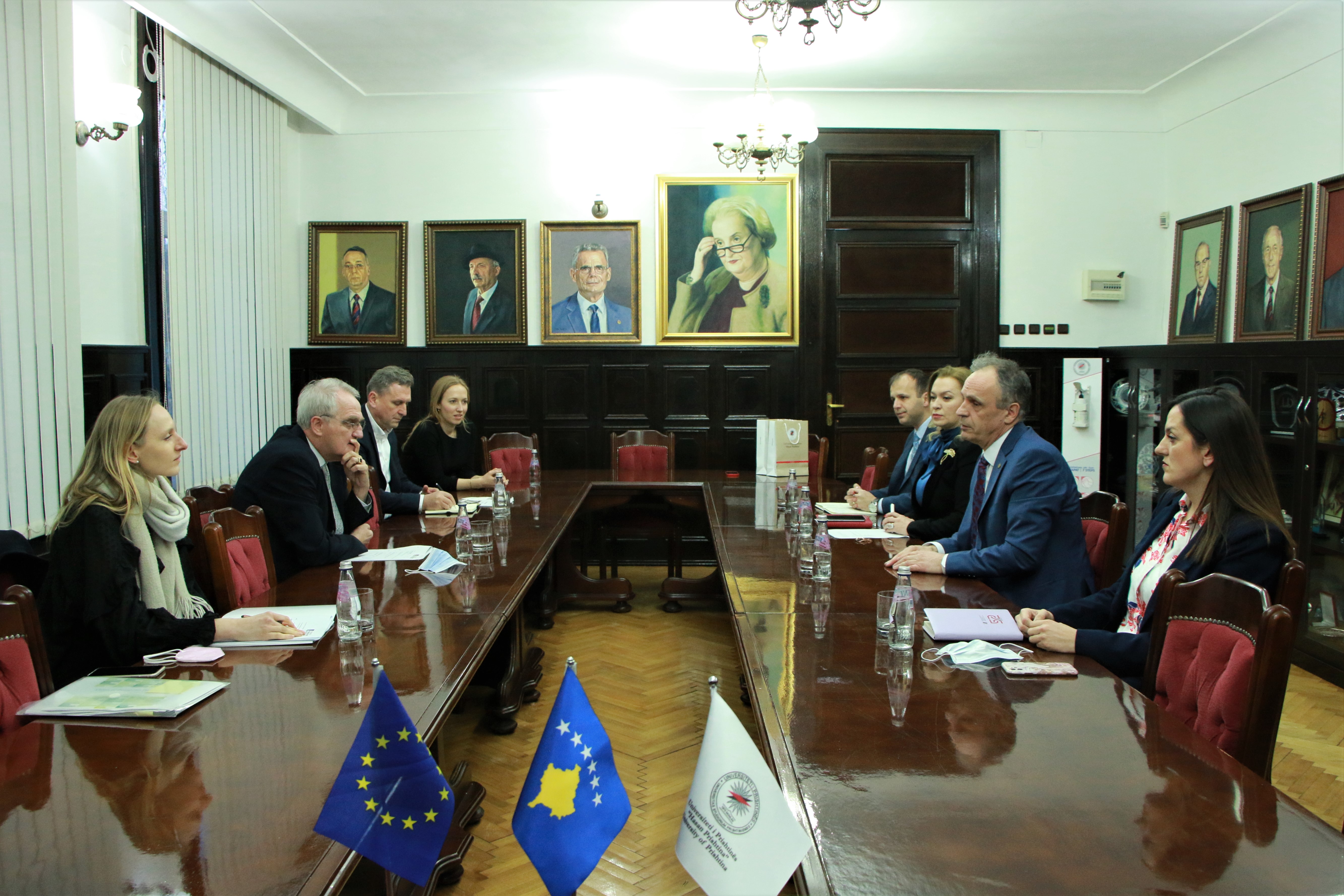 Zëvendëspresidenti i Parlamentit Evropian, z. Wieland takon menaxhmentin dhe studentët e UP-së