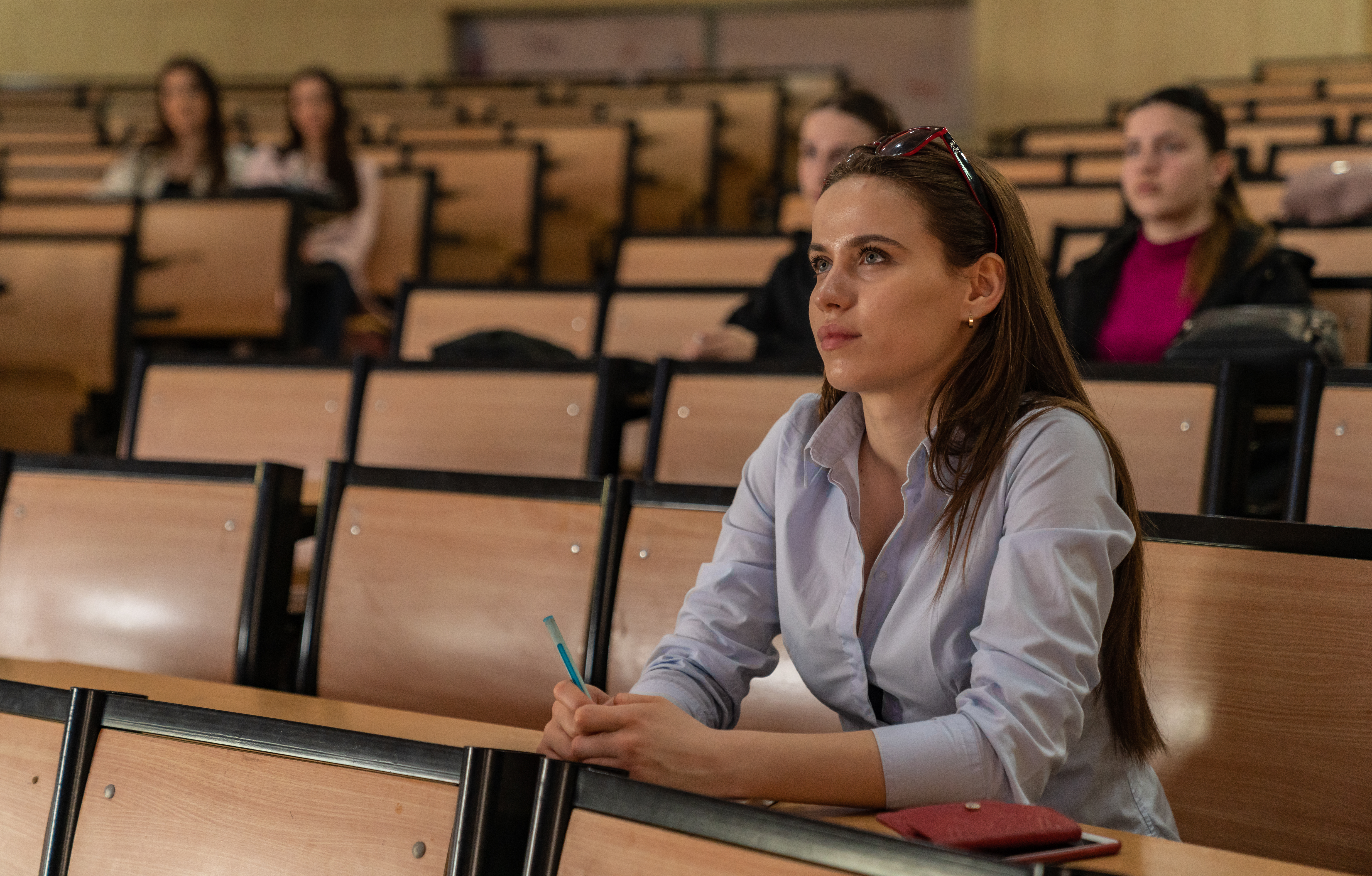 KONKURS PËR PRANIMIN E STUDENTËVE TË RINJ