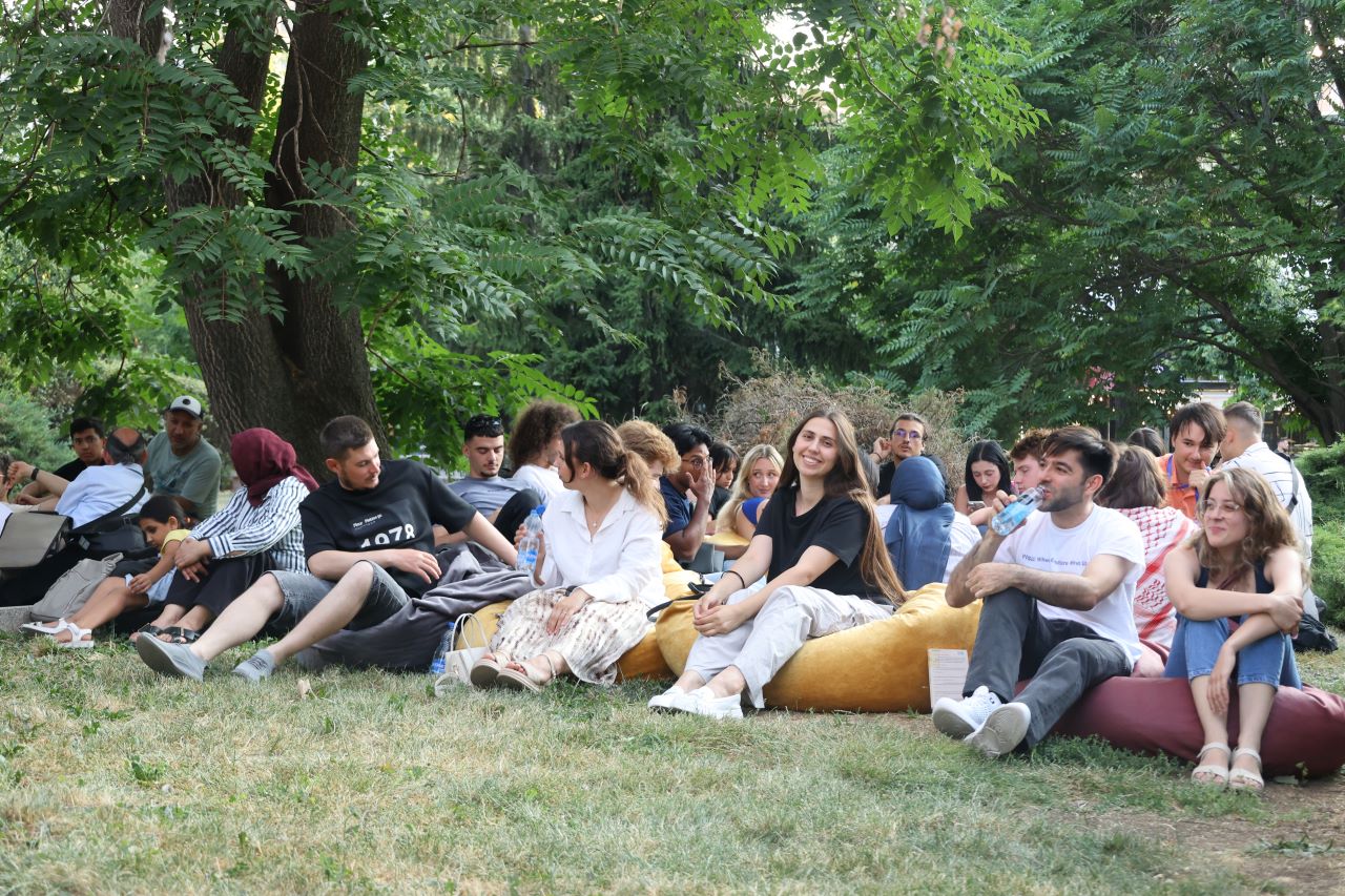 Day Nine of the Summer University: Lectures, Astronomical Observation, and an Evening of Dining and Music