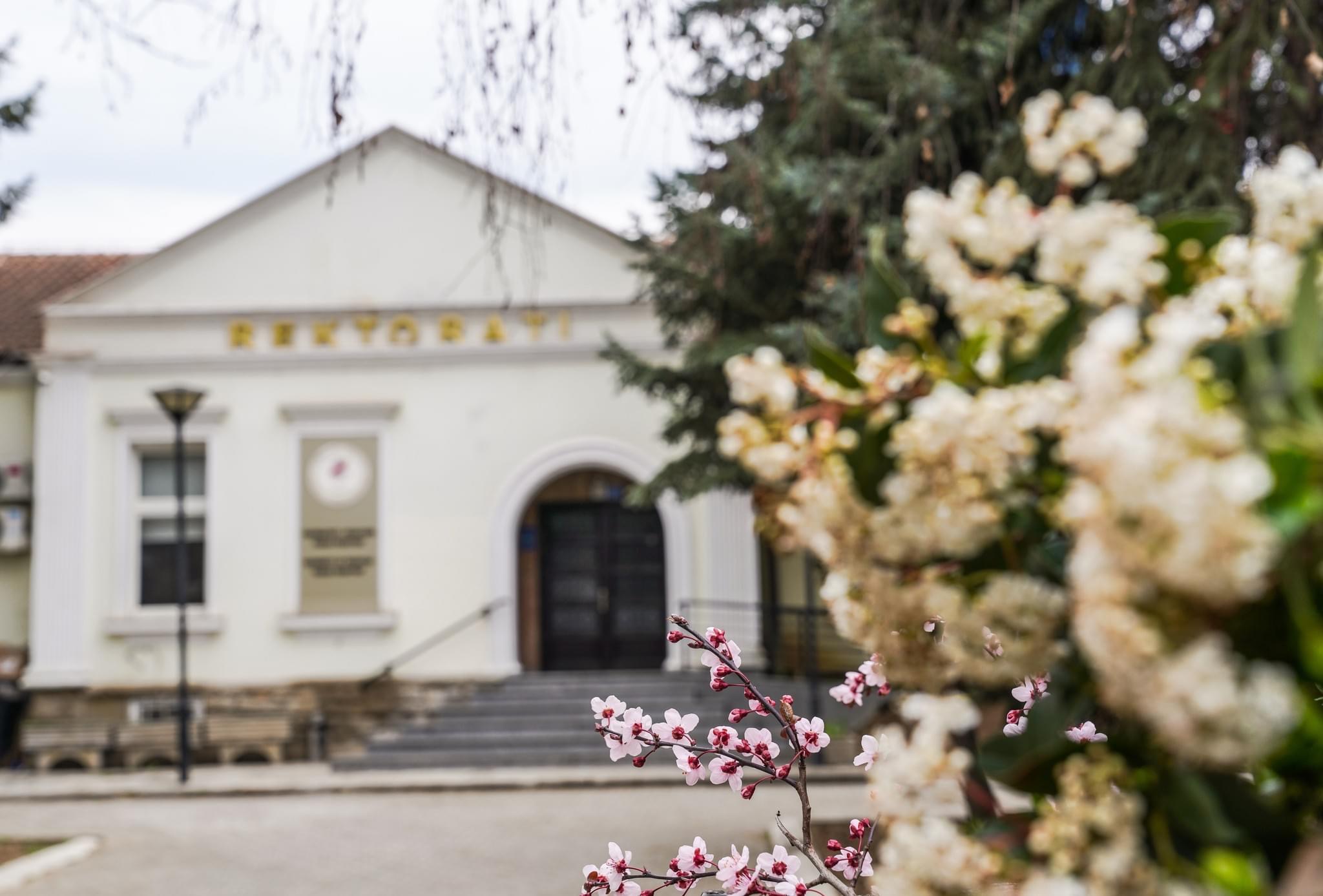 Hapet thirrje për botim të librave universitarë