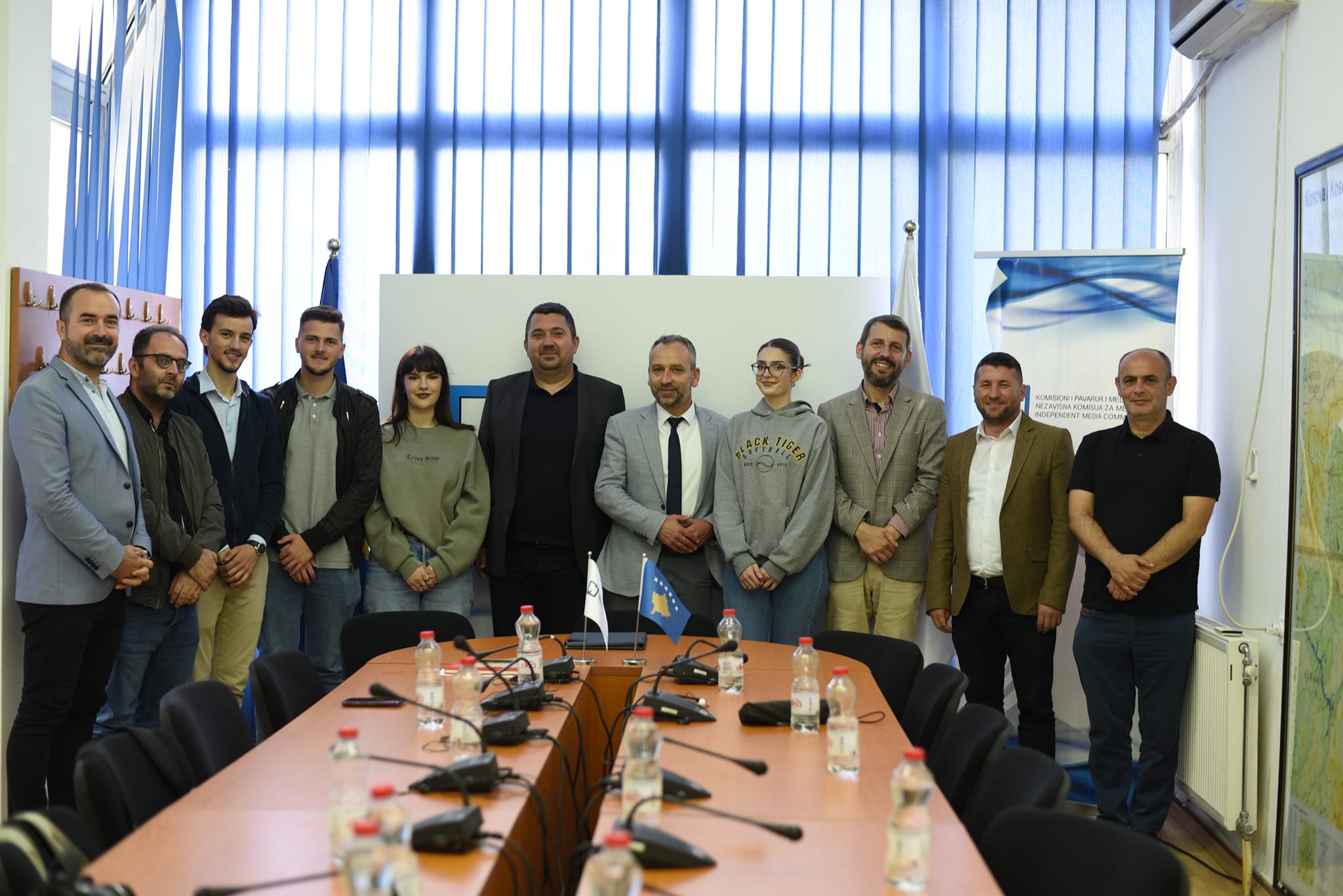 Studentët e departamentit të gazetarisë të Universitetit të Prishtinës përfundojnë punën praktike në Komisionin e Pavarur për Media