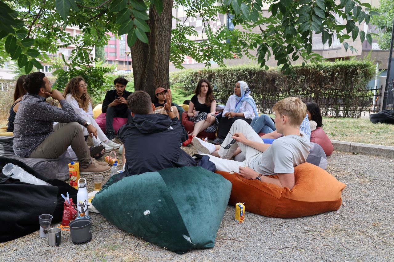 11th Day of the Summer University: Lectures, Workshops, and Farewell Dinner