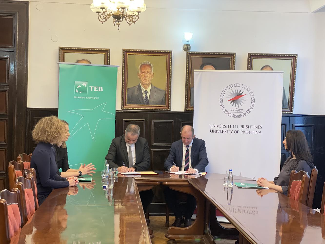 Universiteti i Prishtinës dhe TEB SH.A nënshkruajnë Memorandum Bashkepunimi