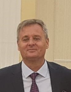 Rektori Sahiti i shpreh ngushëllime familjes Kadiri