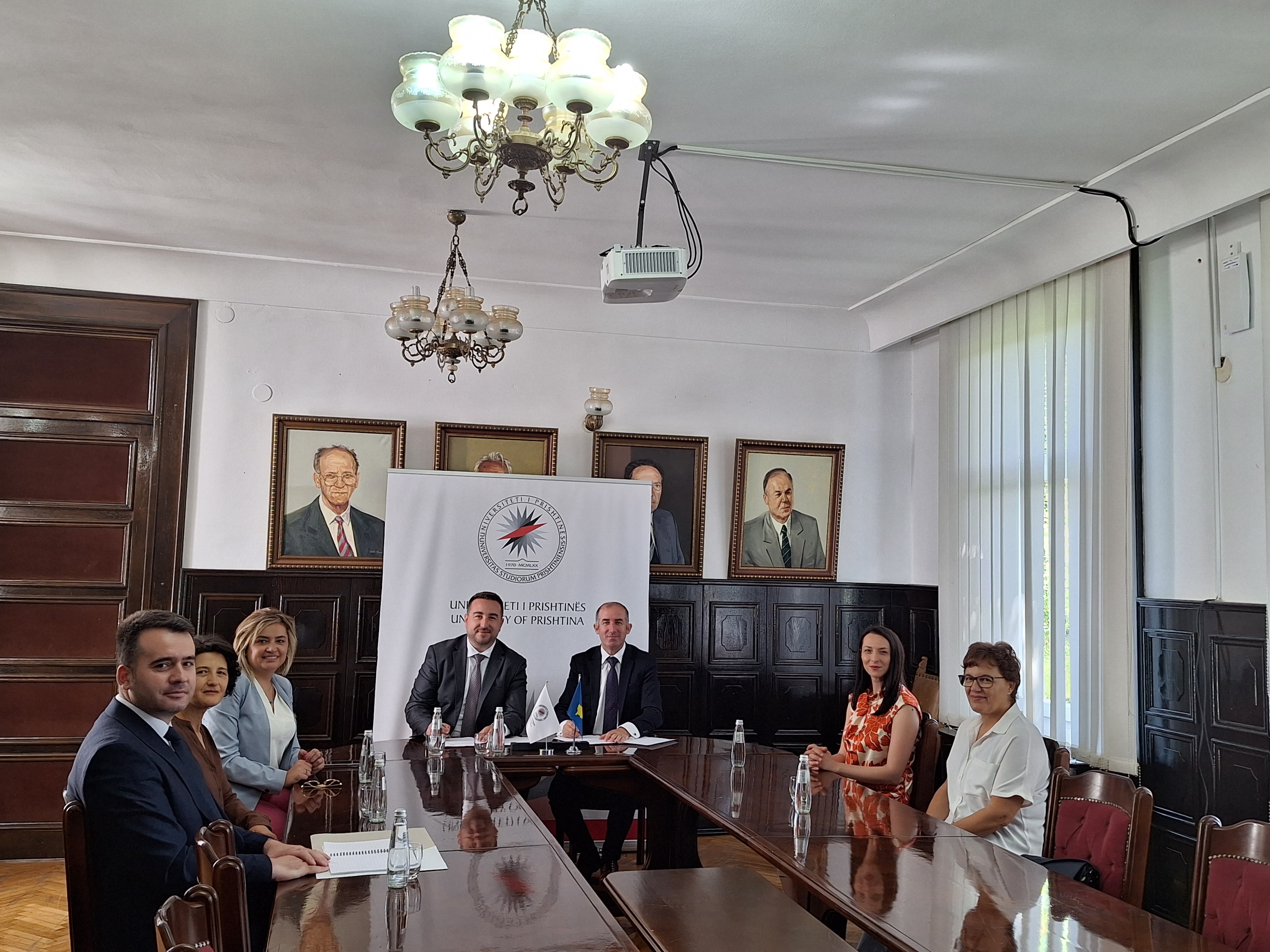Qendra për Përsosmëri në Mësimdhënie e Universitetit të Prishtinës “Hasan Prishtina” dhe Qendra për Përsosmëri në Mësimdhënie e Universitetit të Prizrenit “Ukshin Hoti” kanë nënshkruar marrëveshje bashkëpunimi