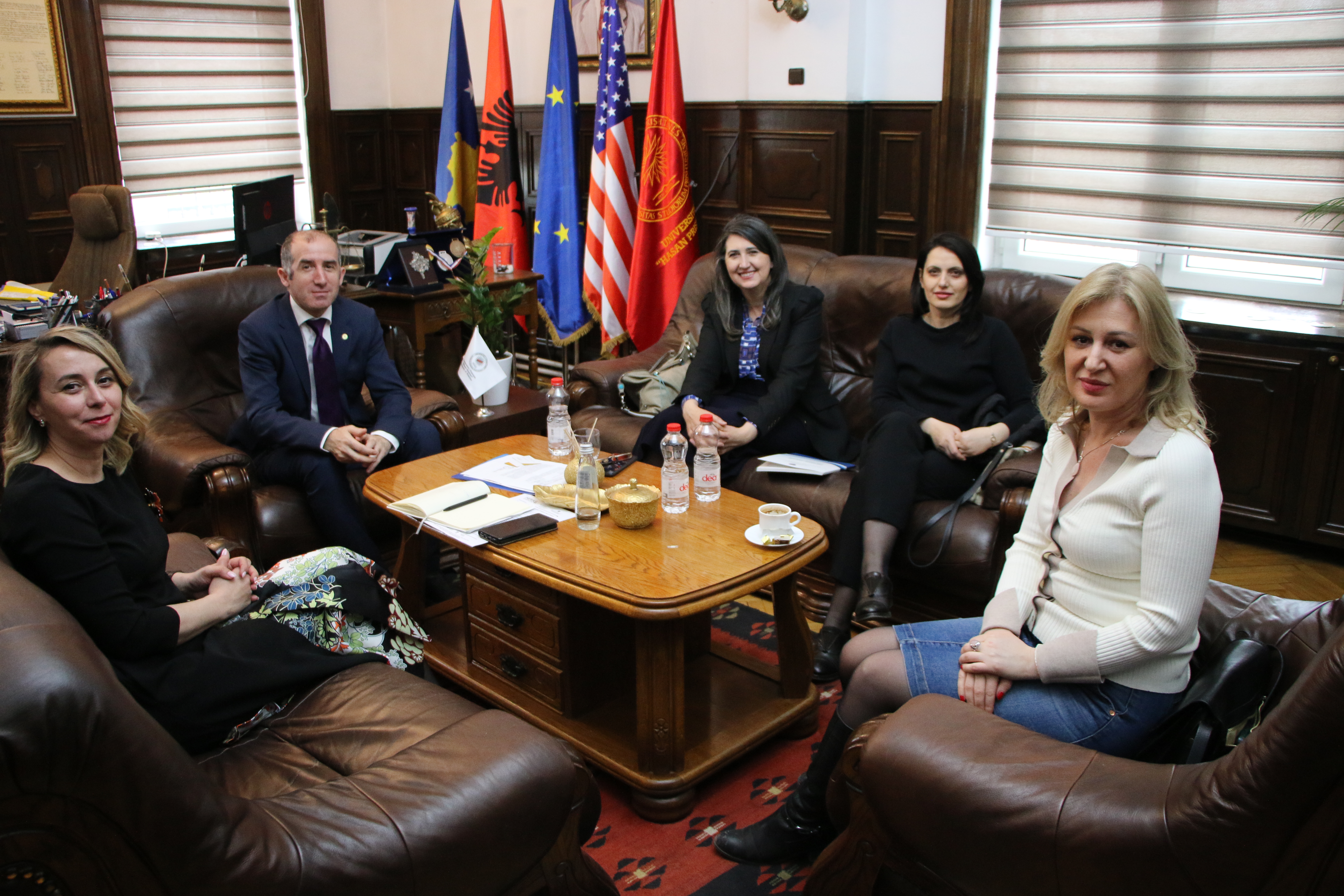 Rektori Qerimi dhe Prorektorja Basha kanë pritur në takim Agjencinë për Barazi Gjinore nga Zyra e Kryeministrit të Kosovës