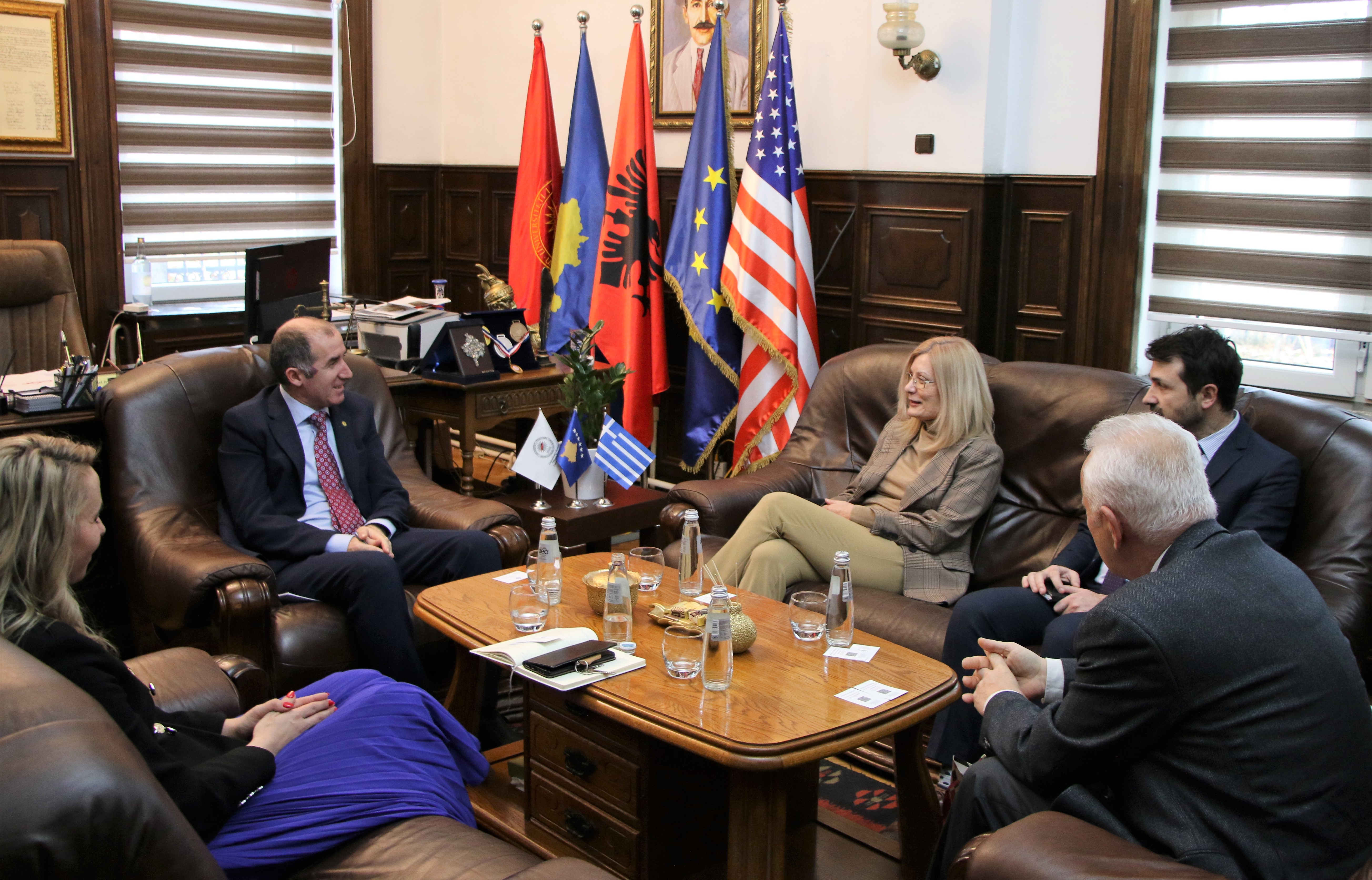 The Rector Qerimi welcomes the head of the Greek Office in Kosovo, Ambassador Heleni Vakali