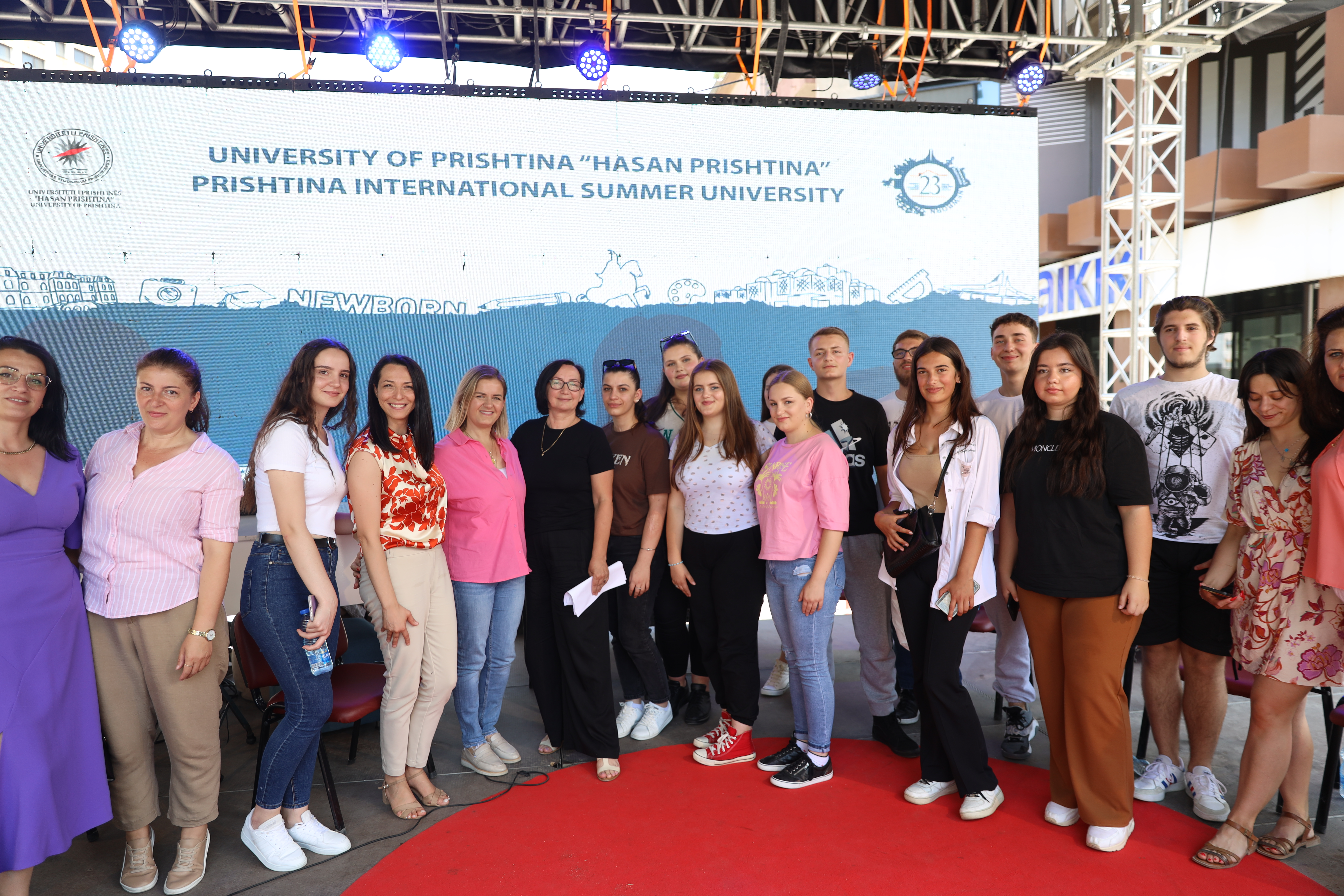 Universiteti i Prishtinës organizoi një sesion informativ për udhëzimet për procesin e aplikimit dhe menaxhimin e stresit për këtë periudhë të rëndësishme për maturantët