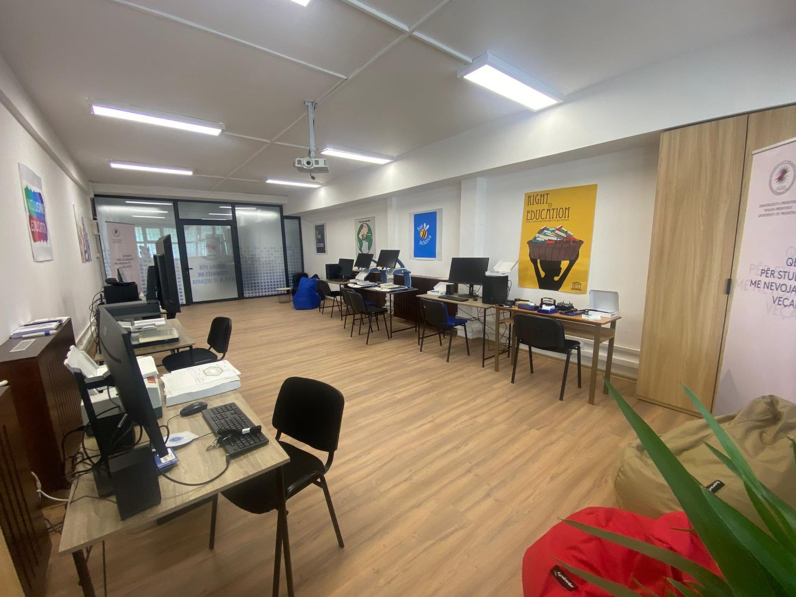 Qendra për Studentët me Nevoja të Veçanta organizon eventin “Nga errësira në sukses – ligjëratë motivuese me Fatmir Seremetin”