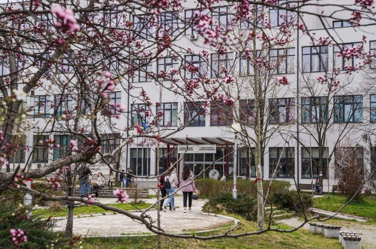 Fakulteti Filozofik 🎓