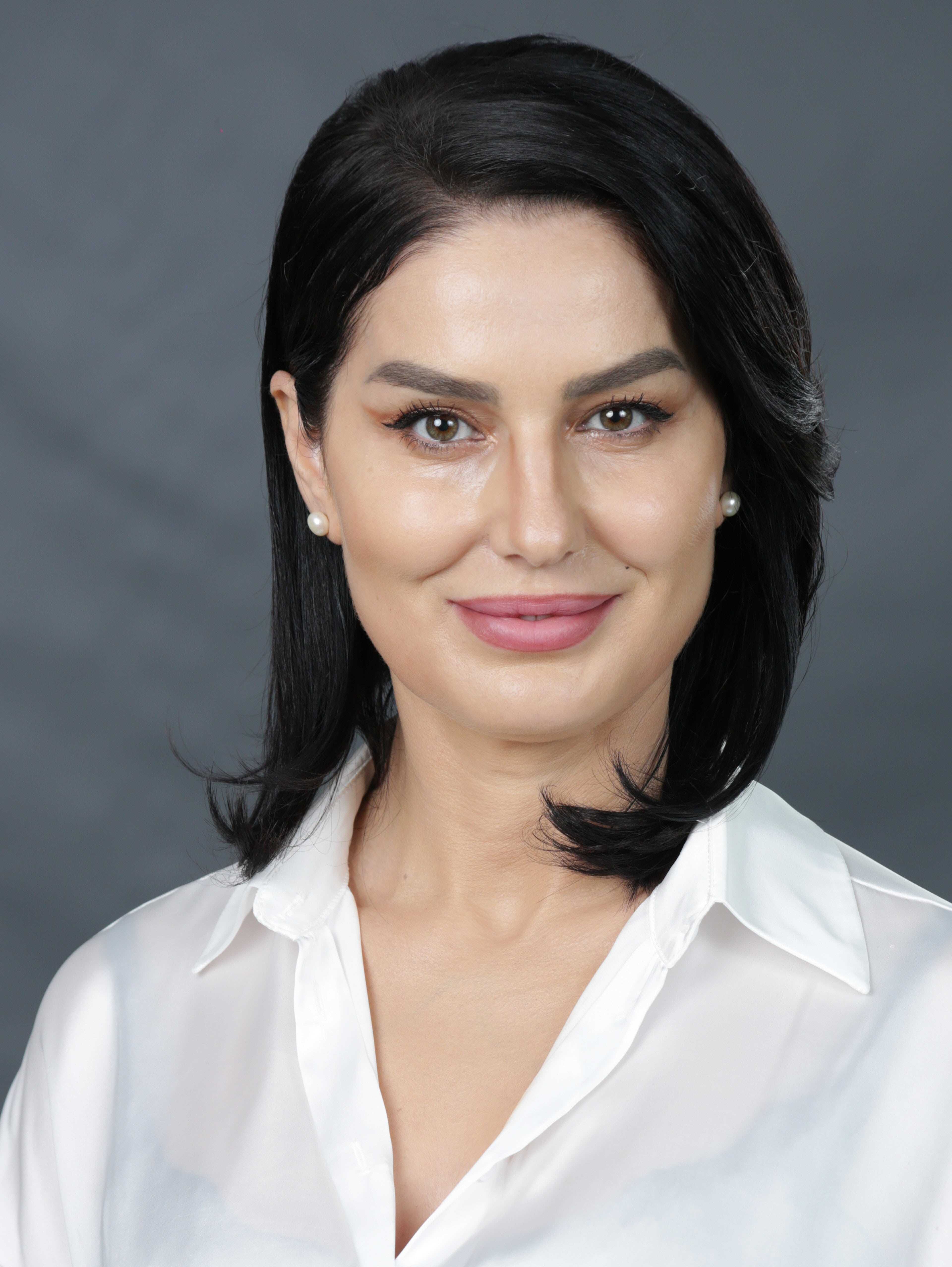 Elmaze Nura