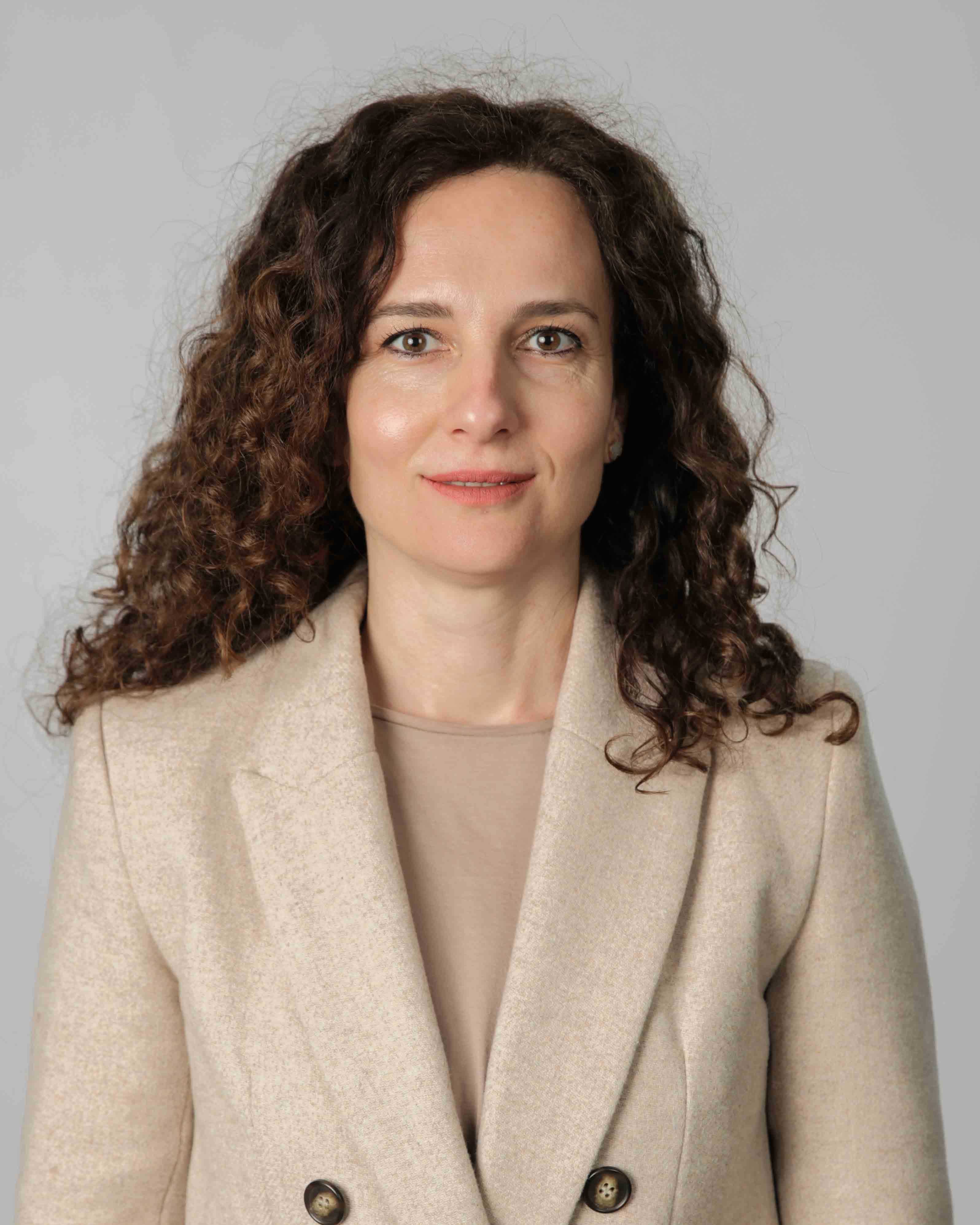 Rina Tafarshiku