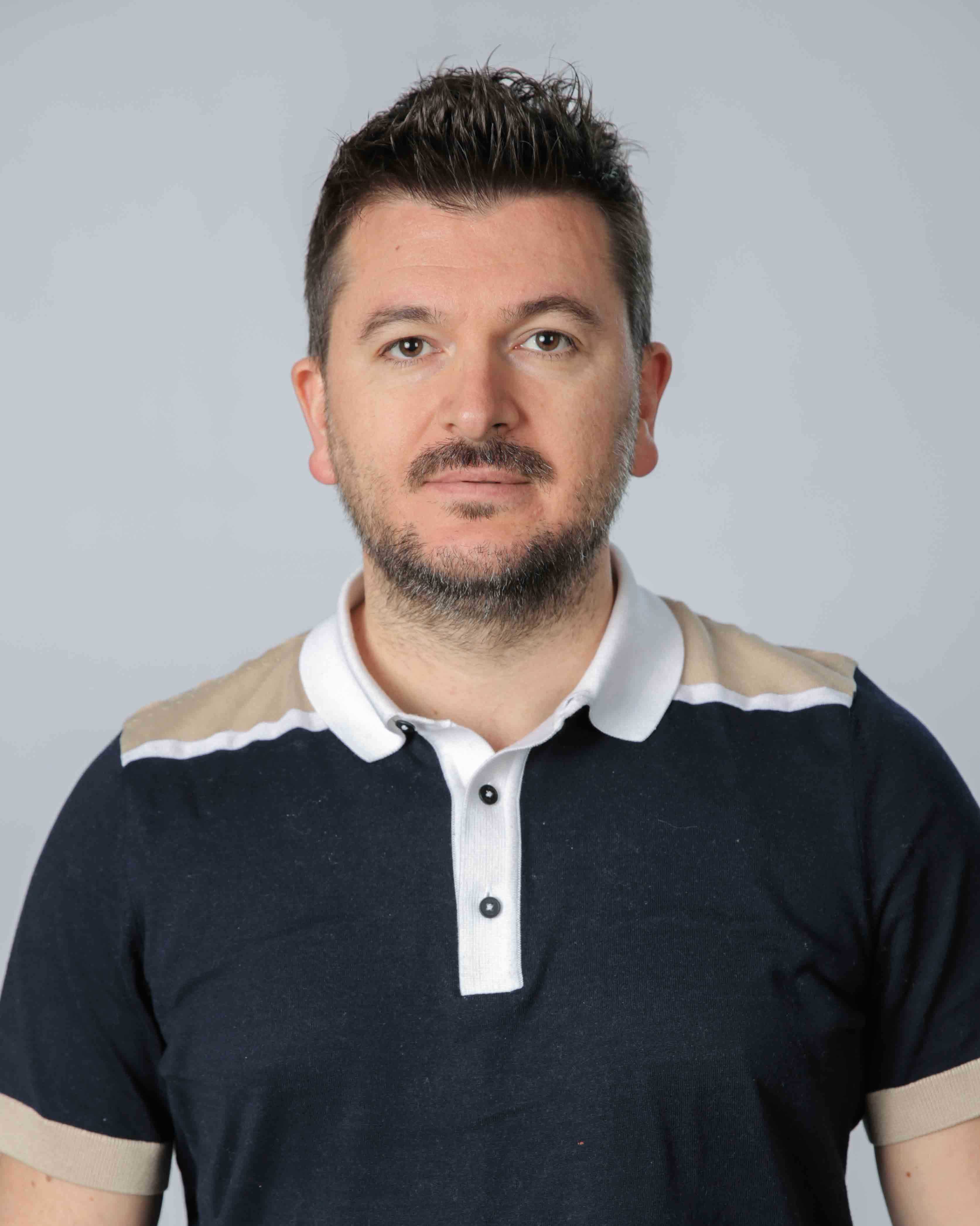 Enis Gllareva