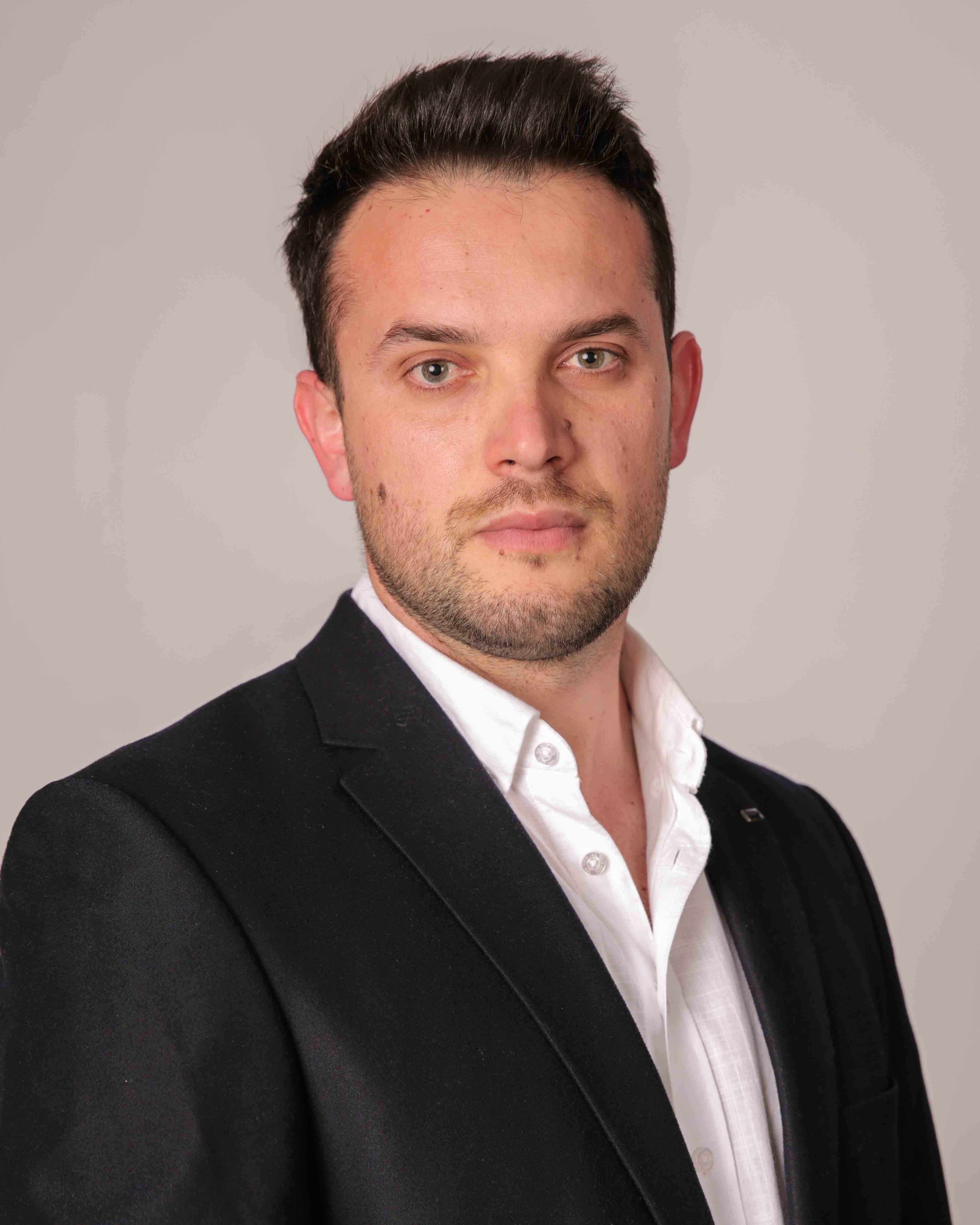 Enis Veseli
